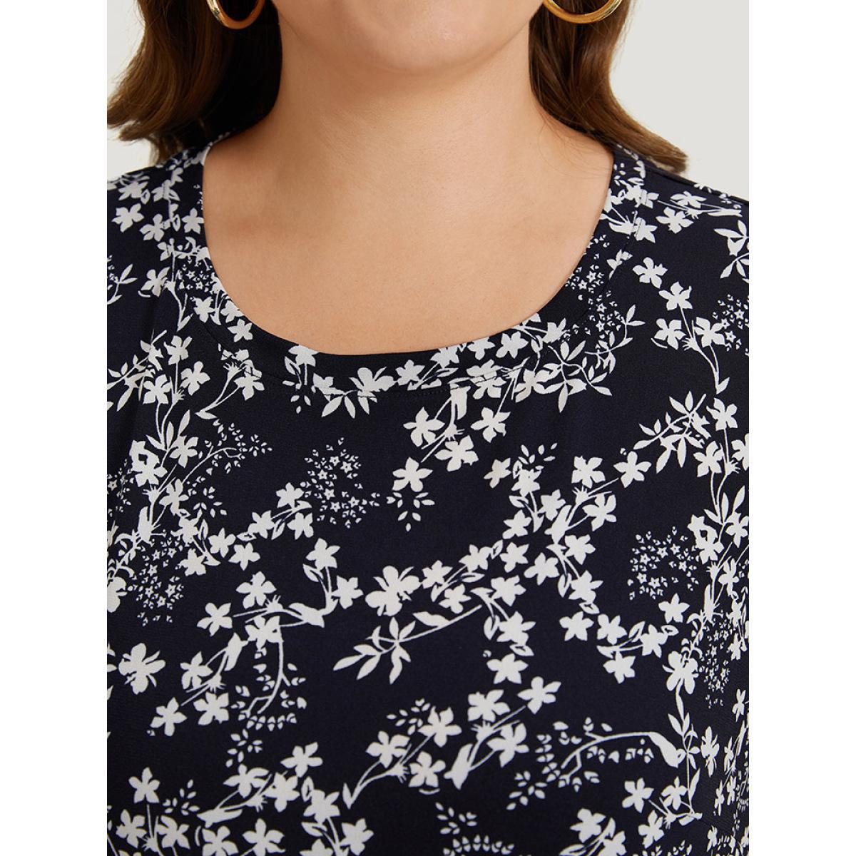 Plus Size Ditsy Floral Pocket Crew Neck Tank Dress Navy Women Casual Printed Round Neck Sleeveless Curvy Midi Dress BloomChic 22-24/3X Product Image