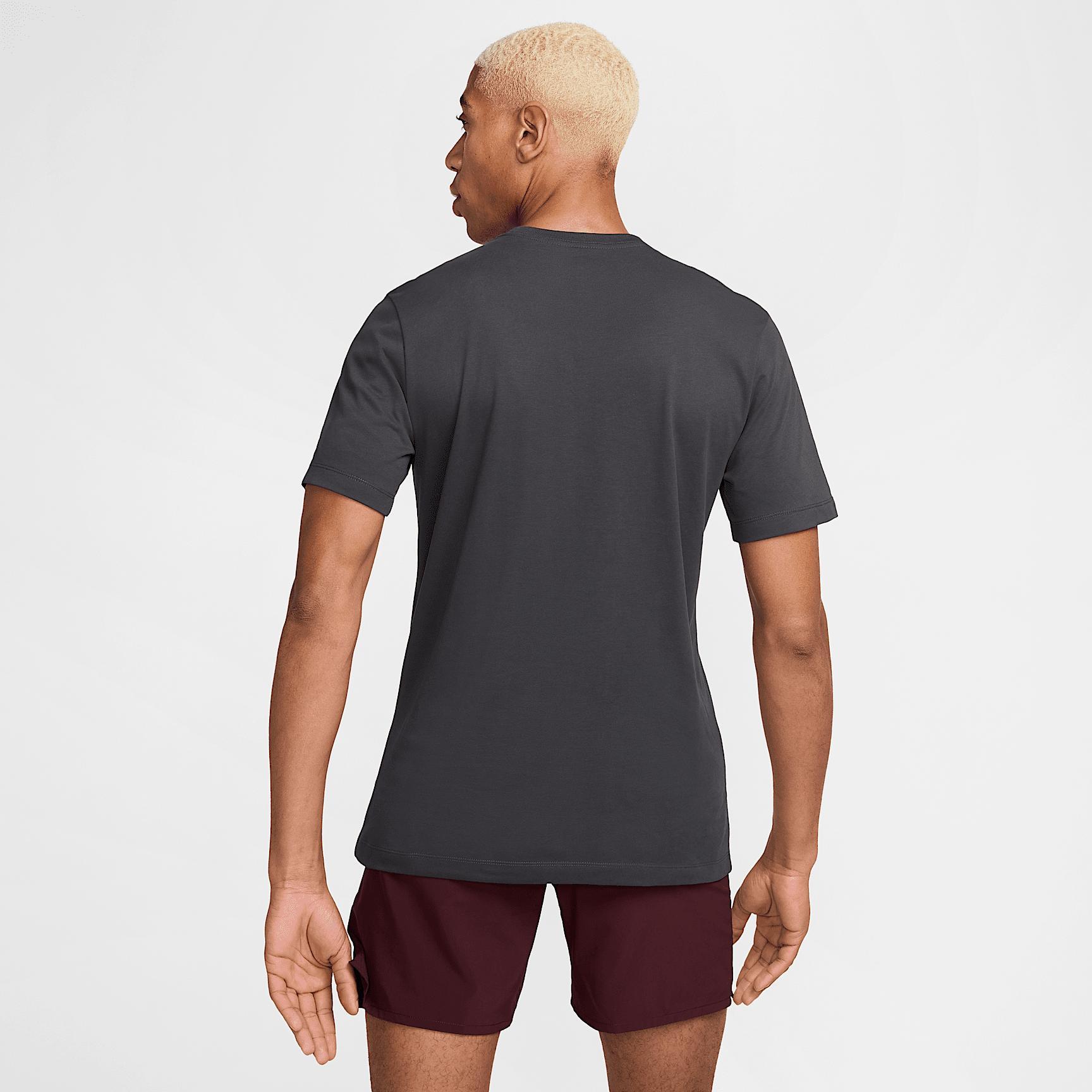 Nike Men's Dri-FIT Fitness T-Shirt Product Image