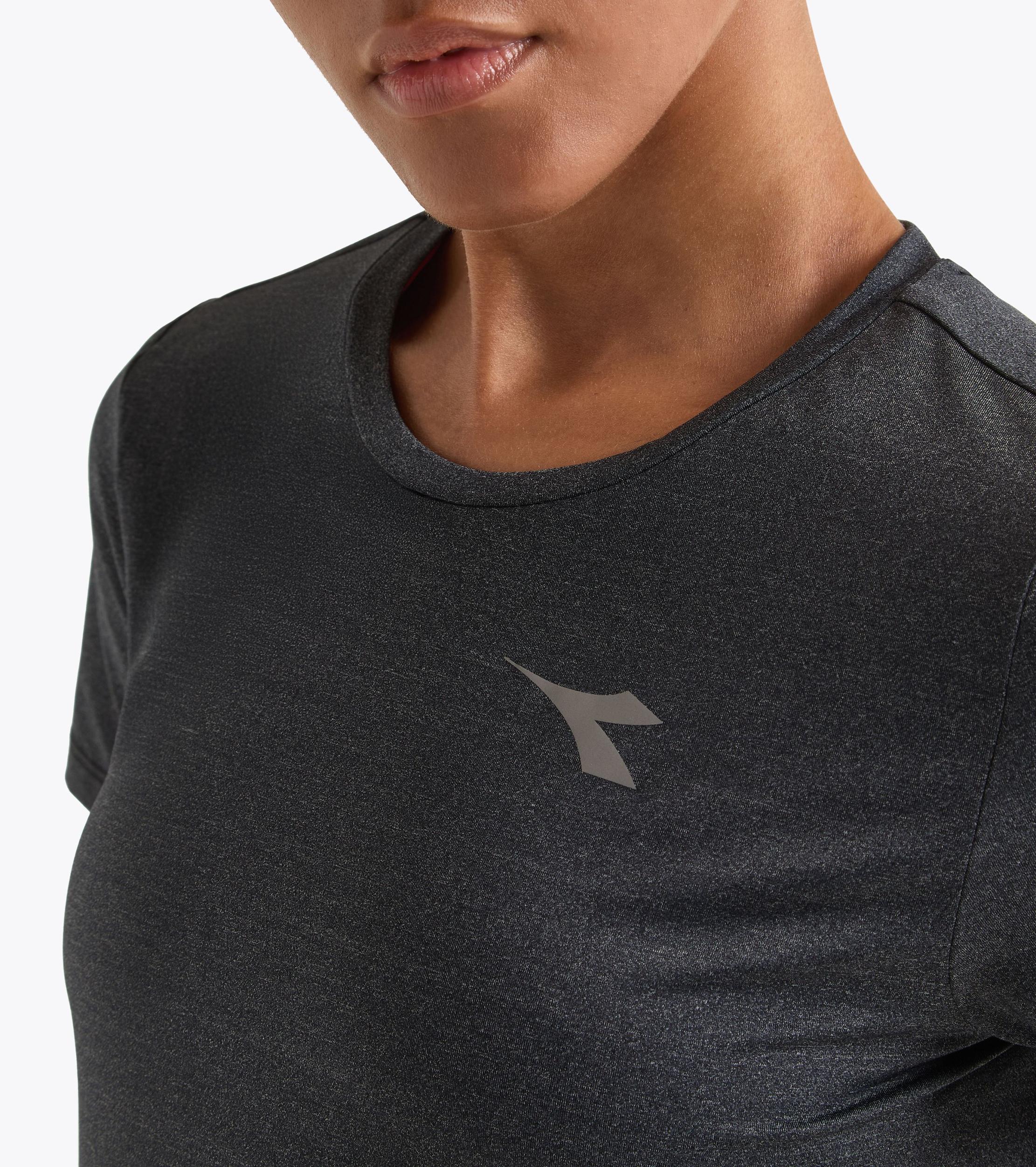 L. SS T-SHIRT TECH RUN CREW Product Image