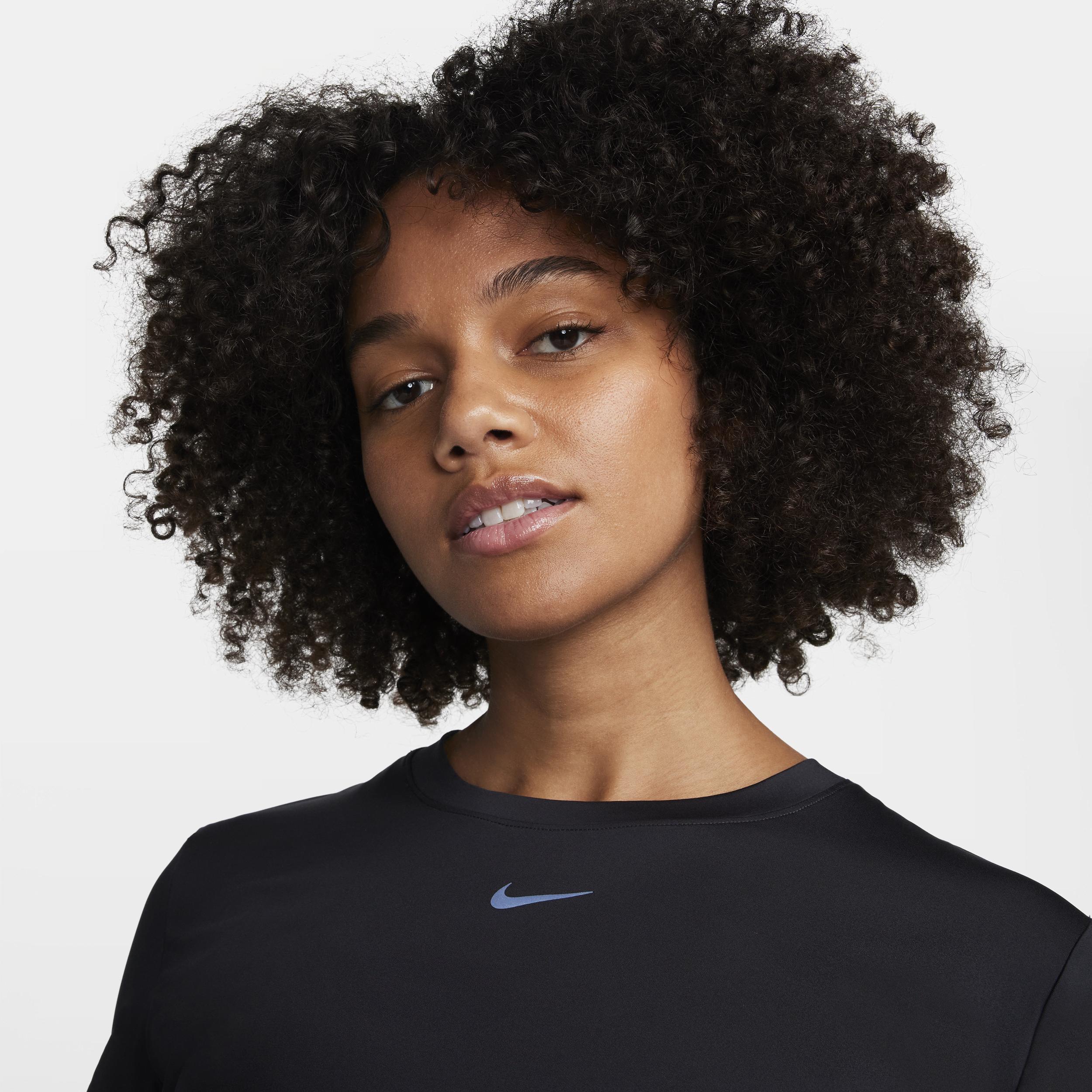 Nike One Classic Women's Dri-FIT Short-Sleeve Cropped Top Product Image