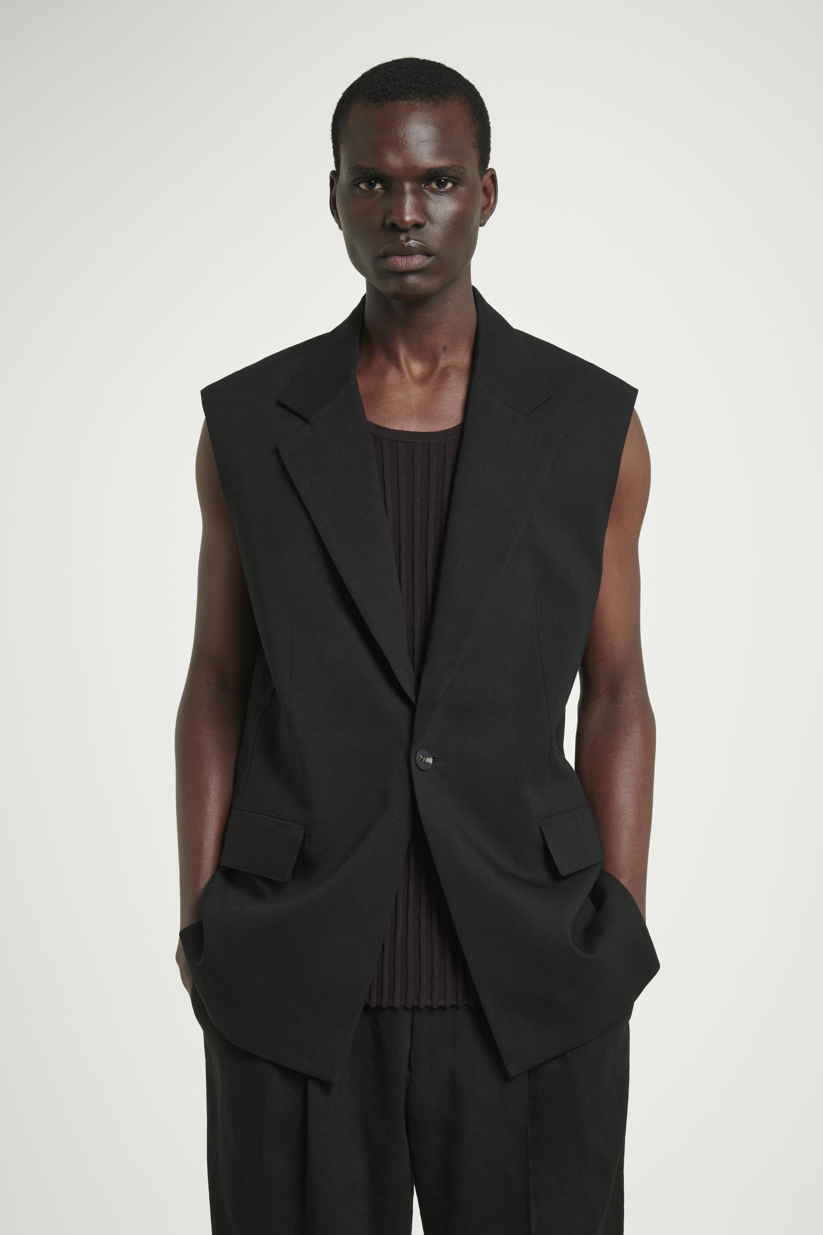 SLEEVELESS LINEN-BLEND BLAZER Product Image