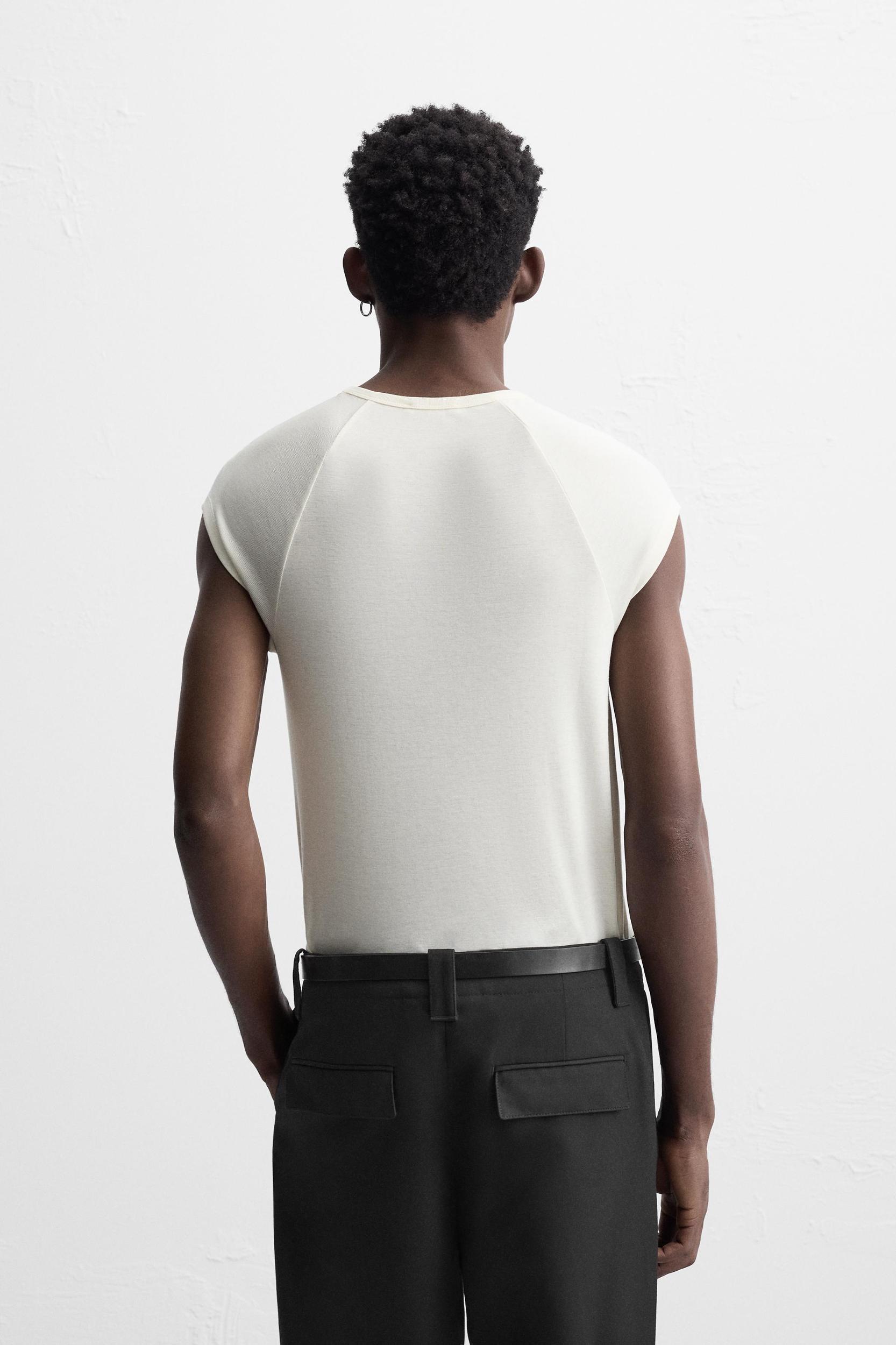 SLIM FIT TANK TOP Product Image