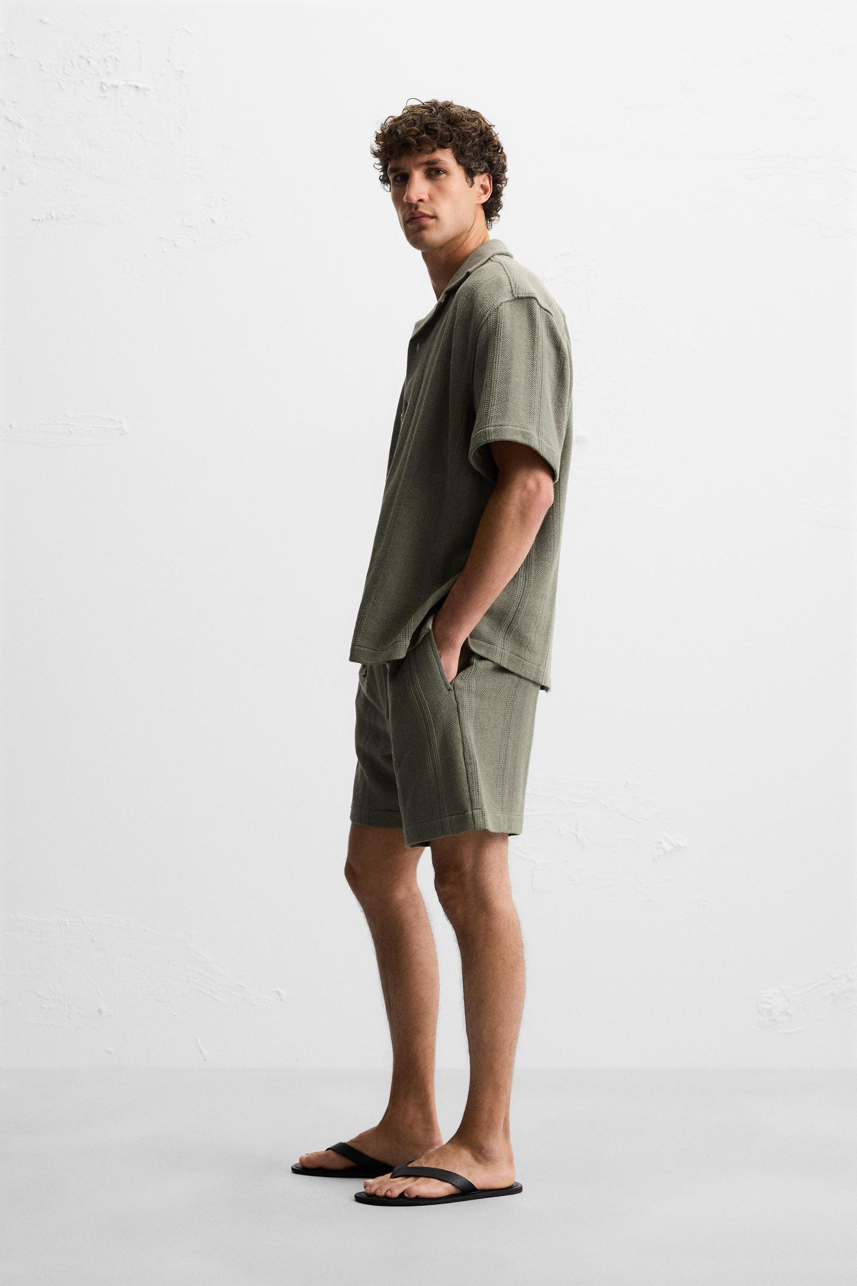 JACQUARD TEXTURED SHORTS Product Image