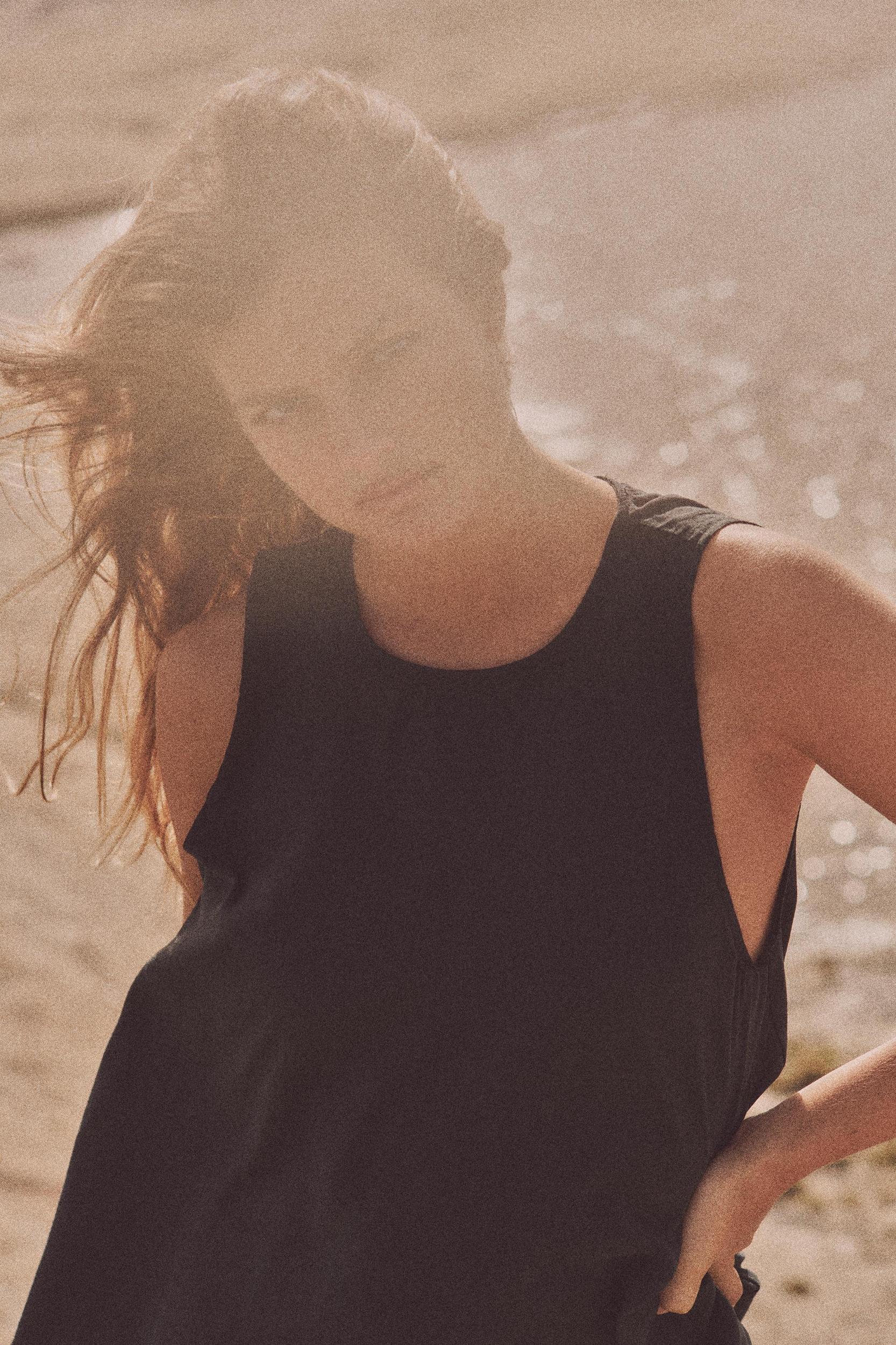 FLOWY MIDI DRESS Product Image