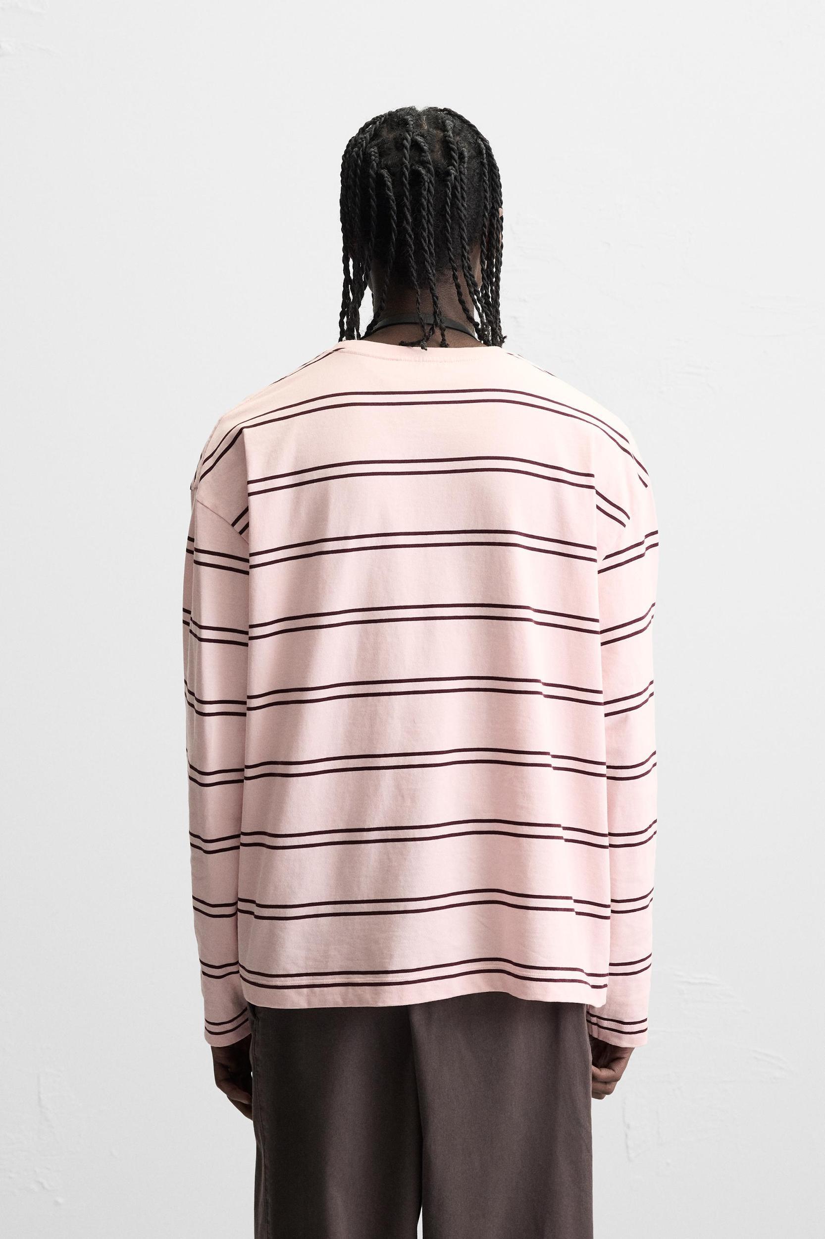 STRIPED T-SHIRT Product Image