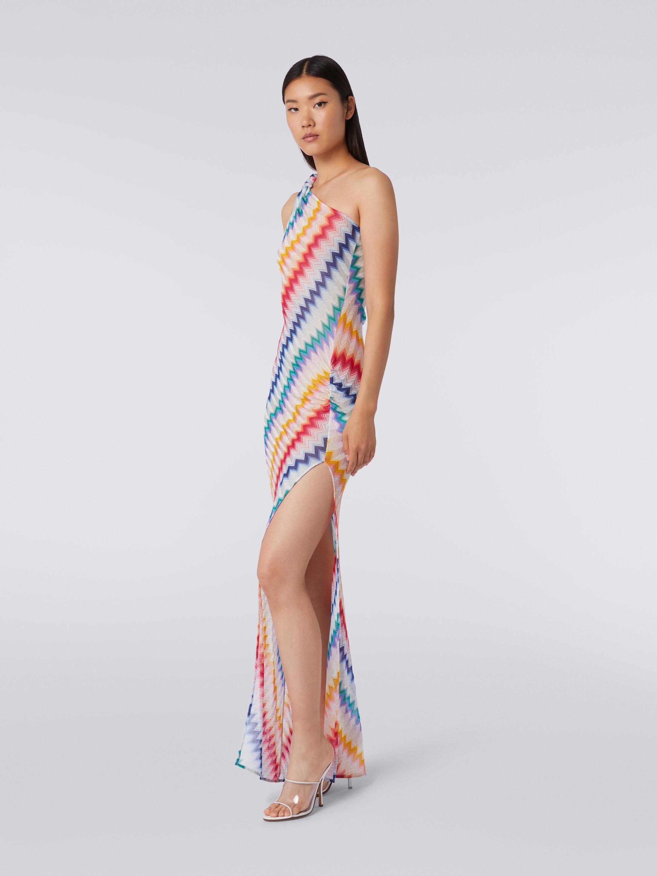 Long one-shoulder cover up with zigzag print Product Image