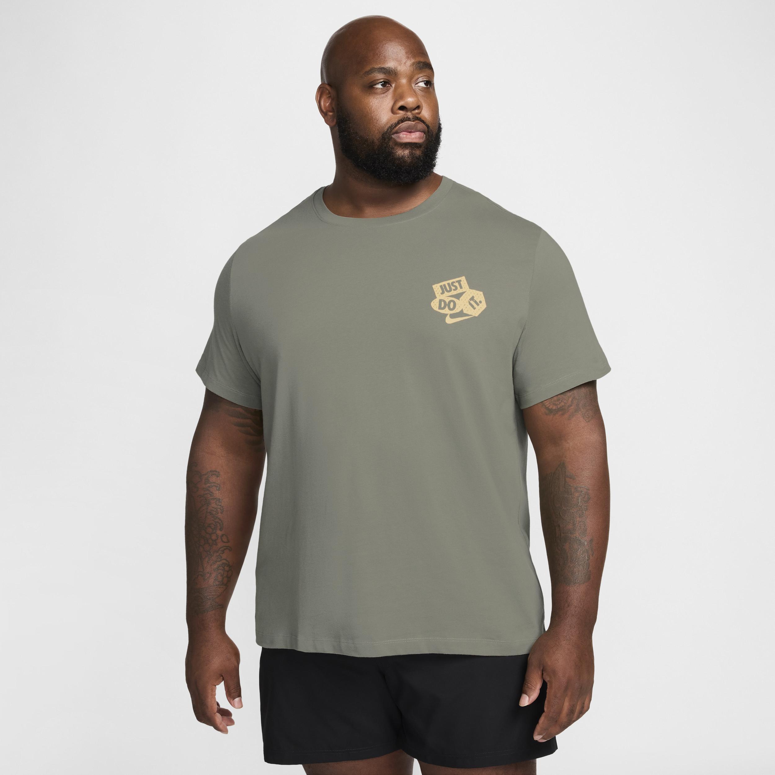 Nike Men's Fitness T-Shirt Product Image