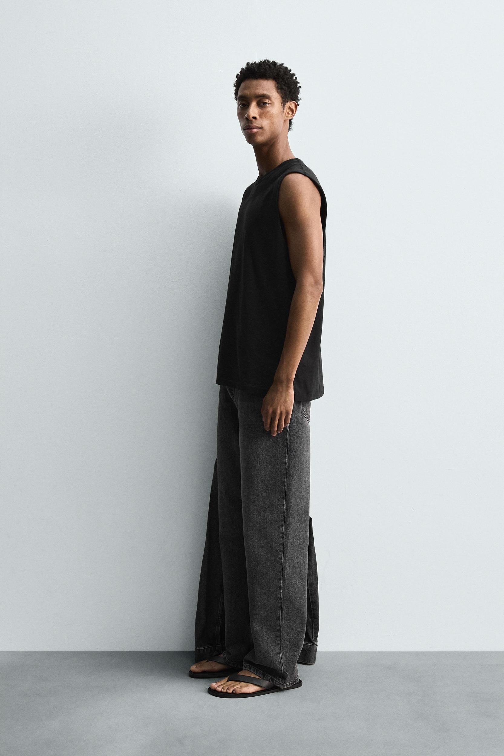 LIGHTWEIGHT TANK T-SHIRT Product Image