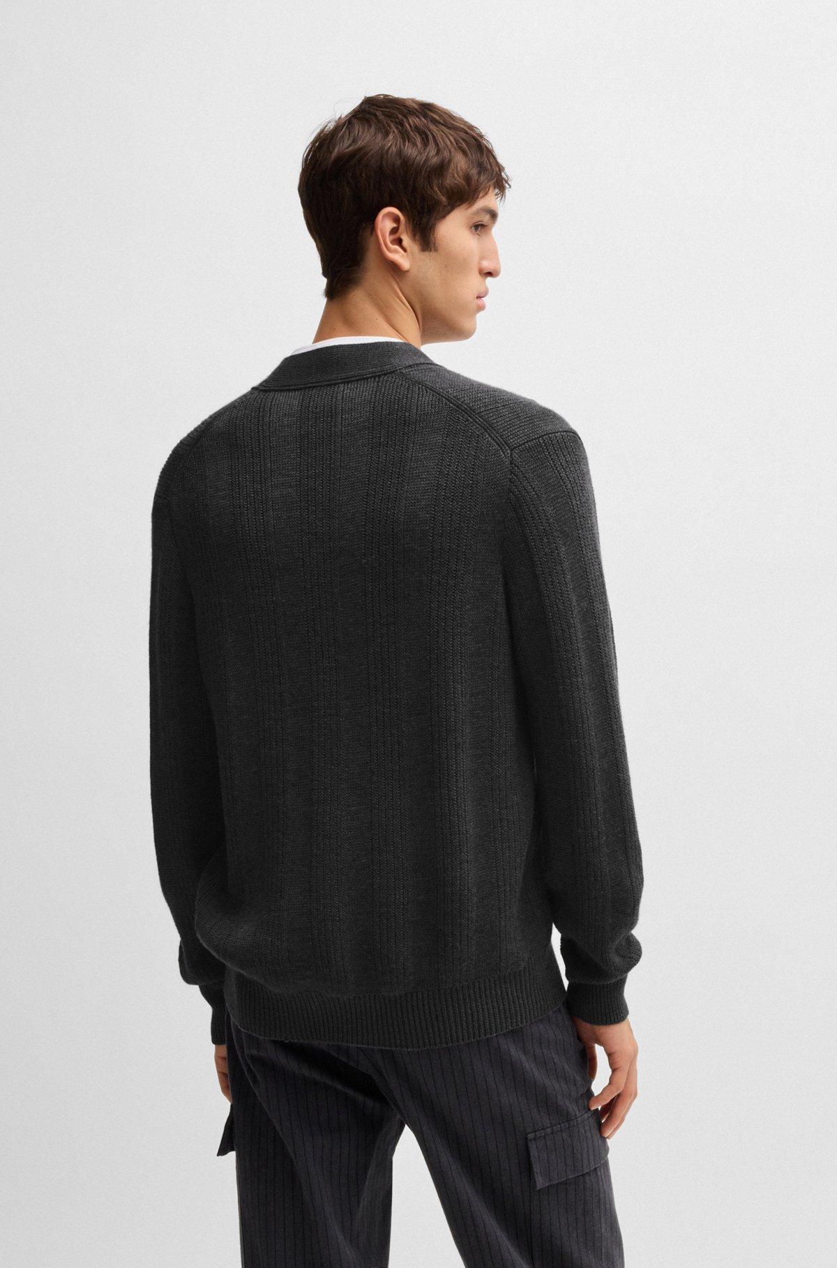 Mixed-structure V-neck sweater in wool Product Image