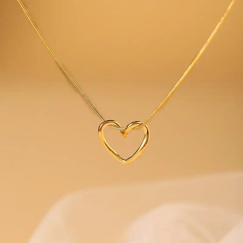 18k Gold Minimalist Simple Elegant Heart Chain Necklace Product Image