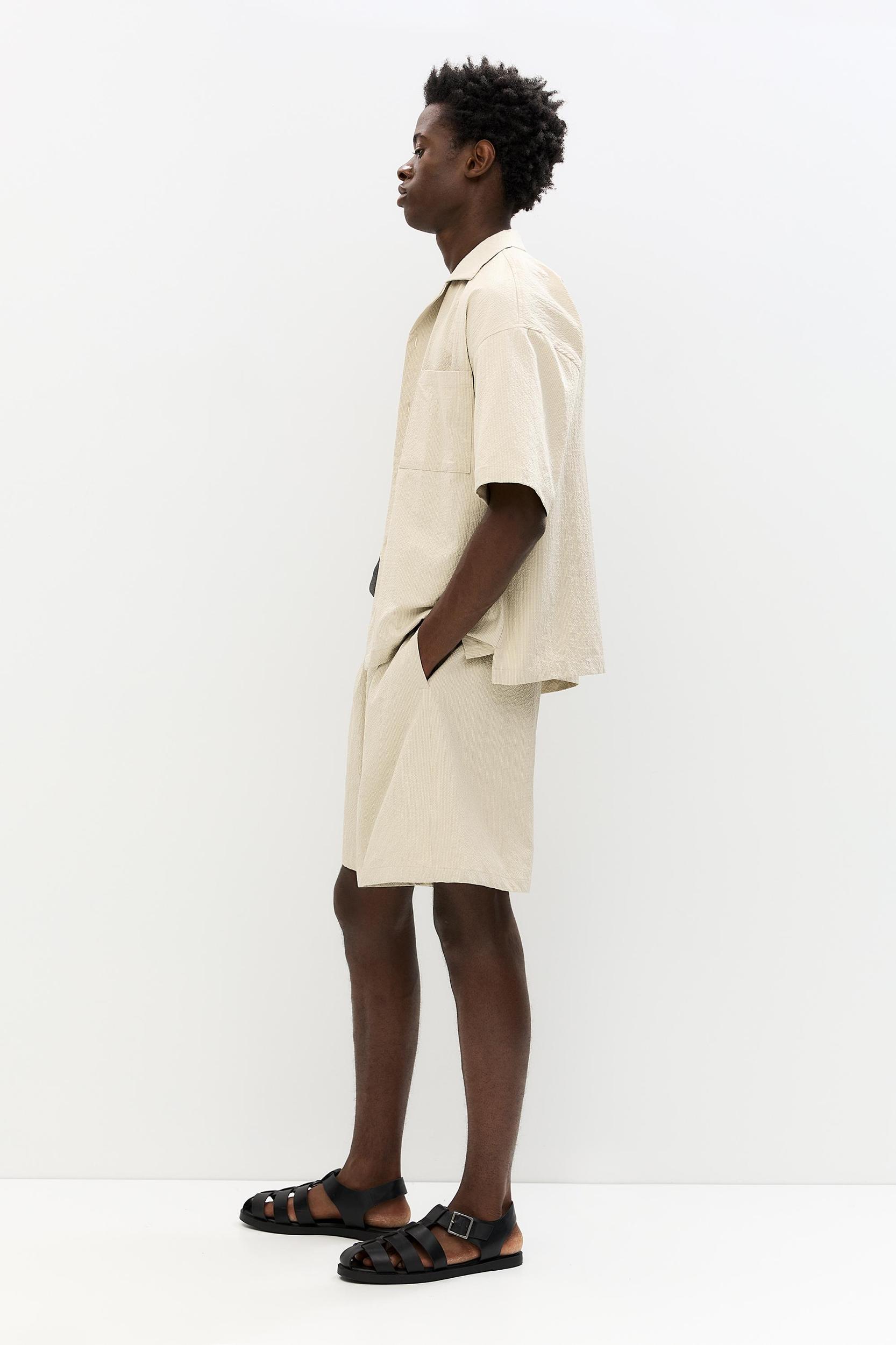 Seersucker Bermuda short sweatpants Product Image