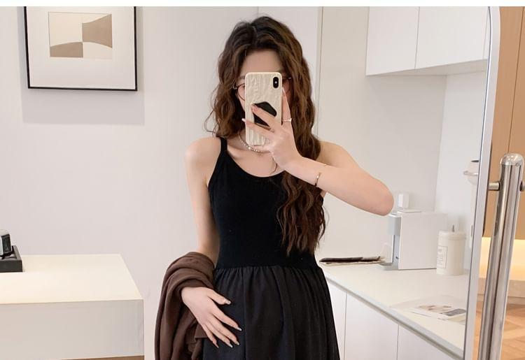 Maternity Round Neck Plain Cardigan / Spaghetti Strap Midi Sundress Product Image