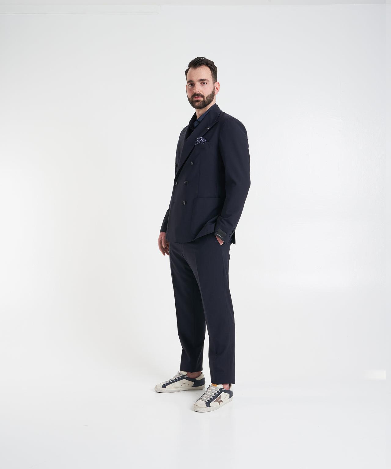 Double-breasted suit in virgin wool Product Image