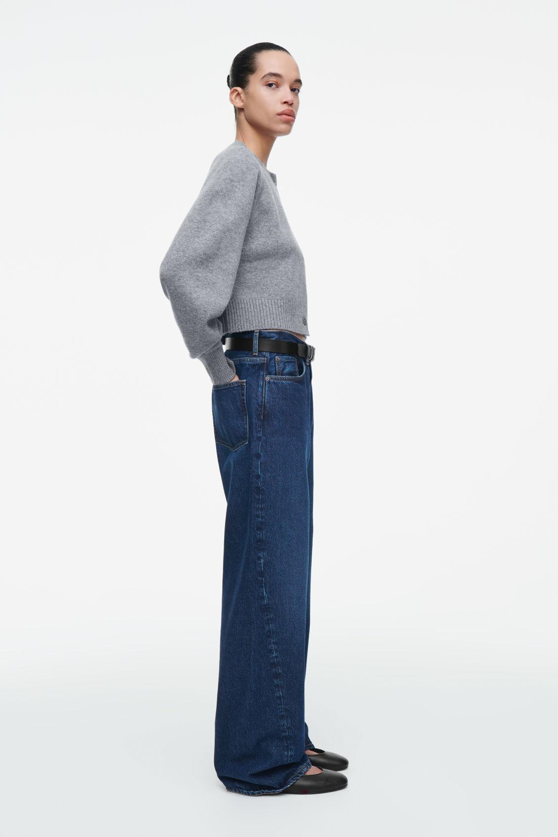 CROPPED WOOL CARDIGAN Product Image