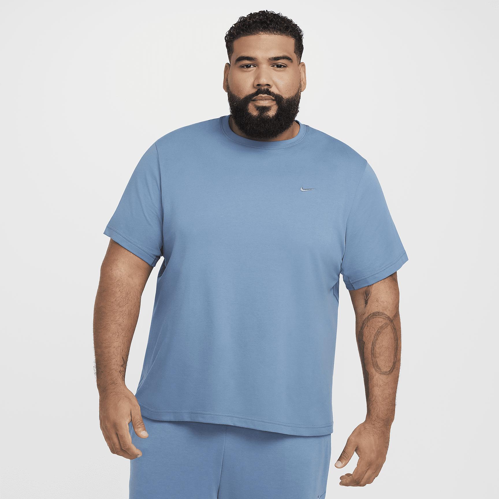 Nike Primary Men's Dri-FIT Short-Sleeve Versatile Top Product Image