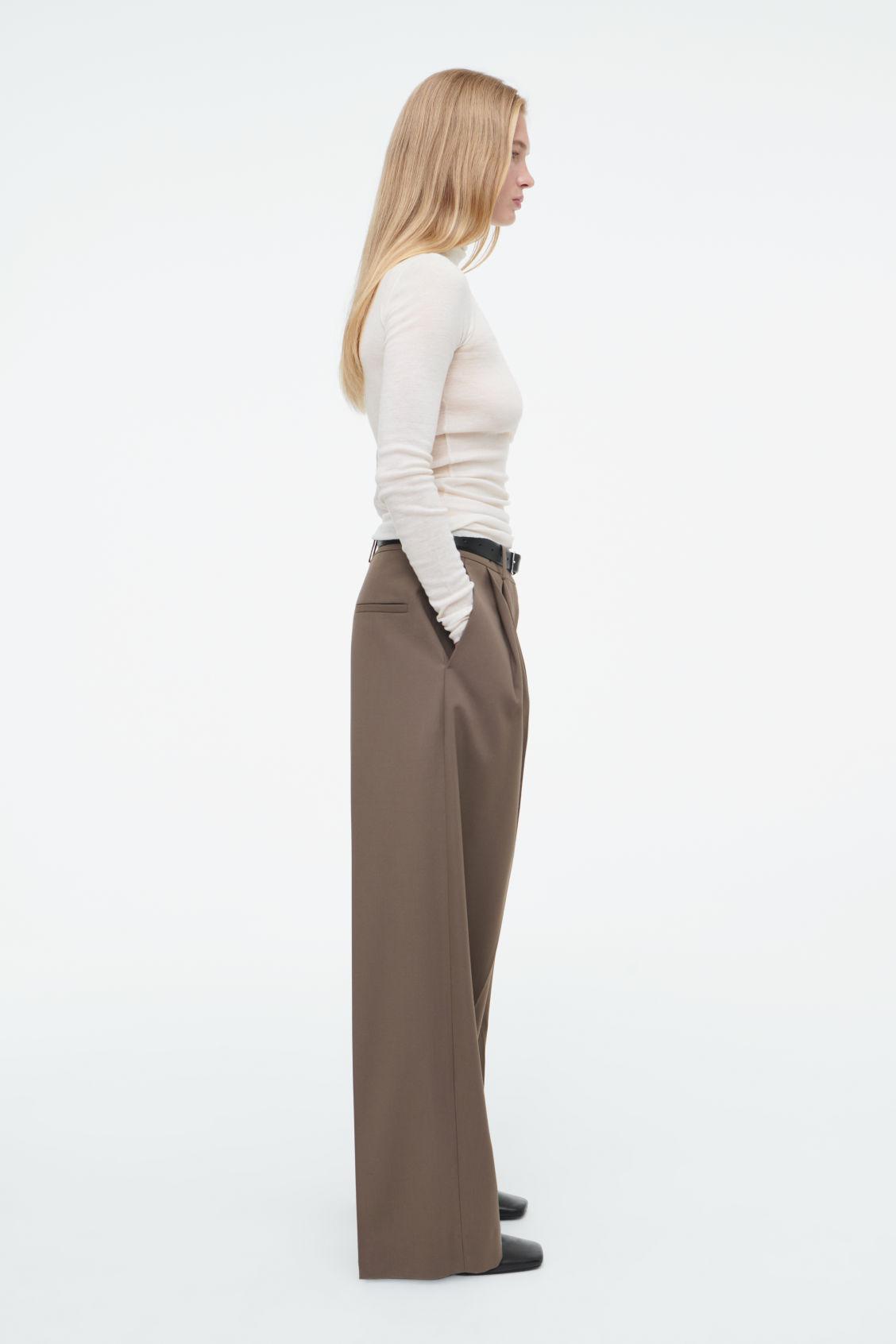 MERINO WOOL TURTLENECK TOP Product Image