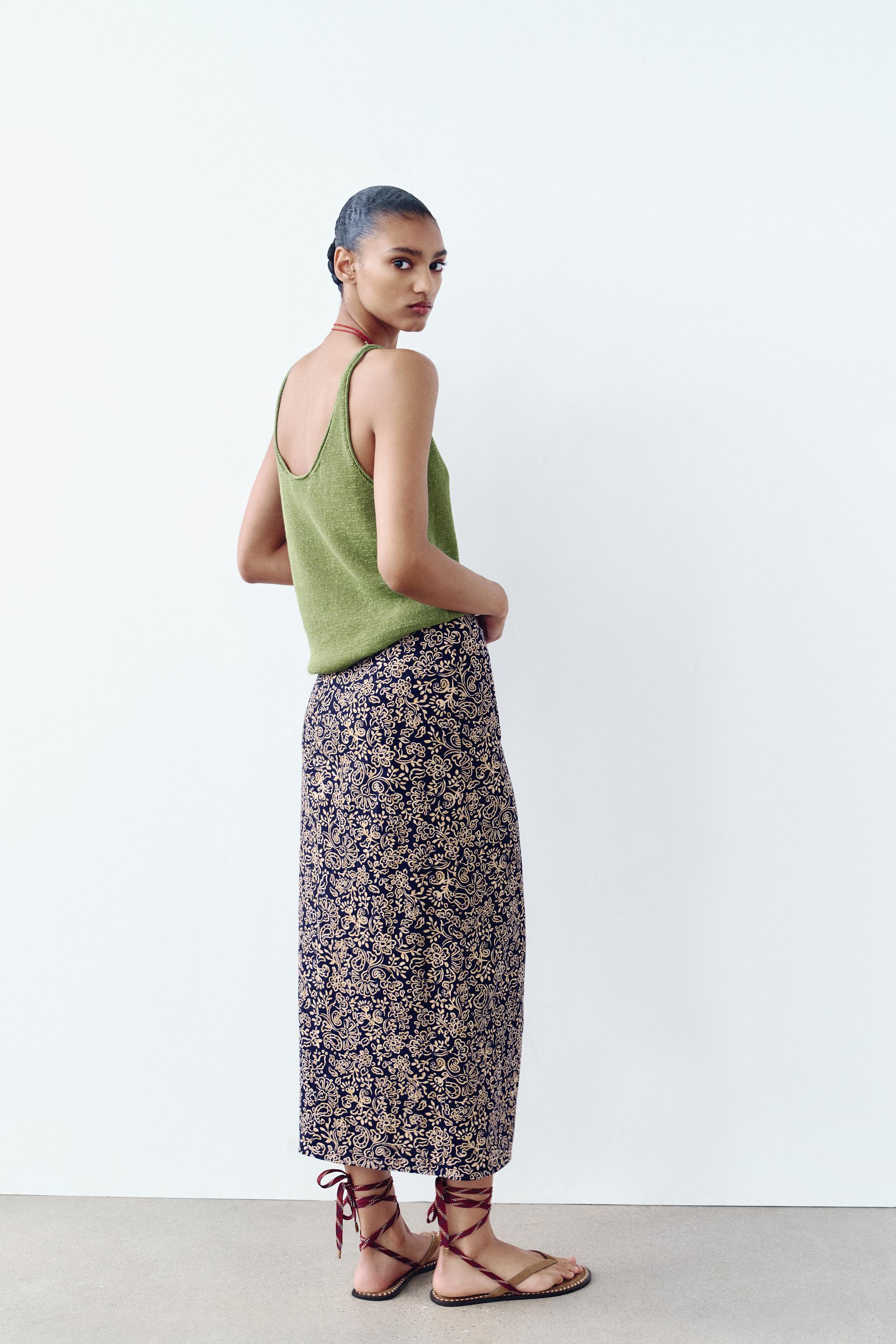 PRINTED WRAP SKIRT Product Image