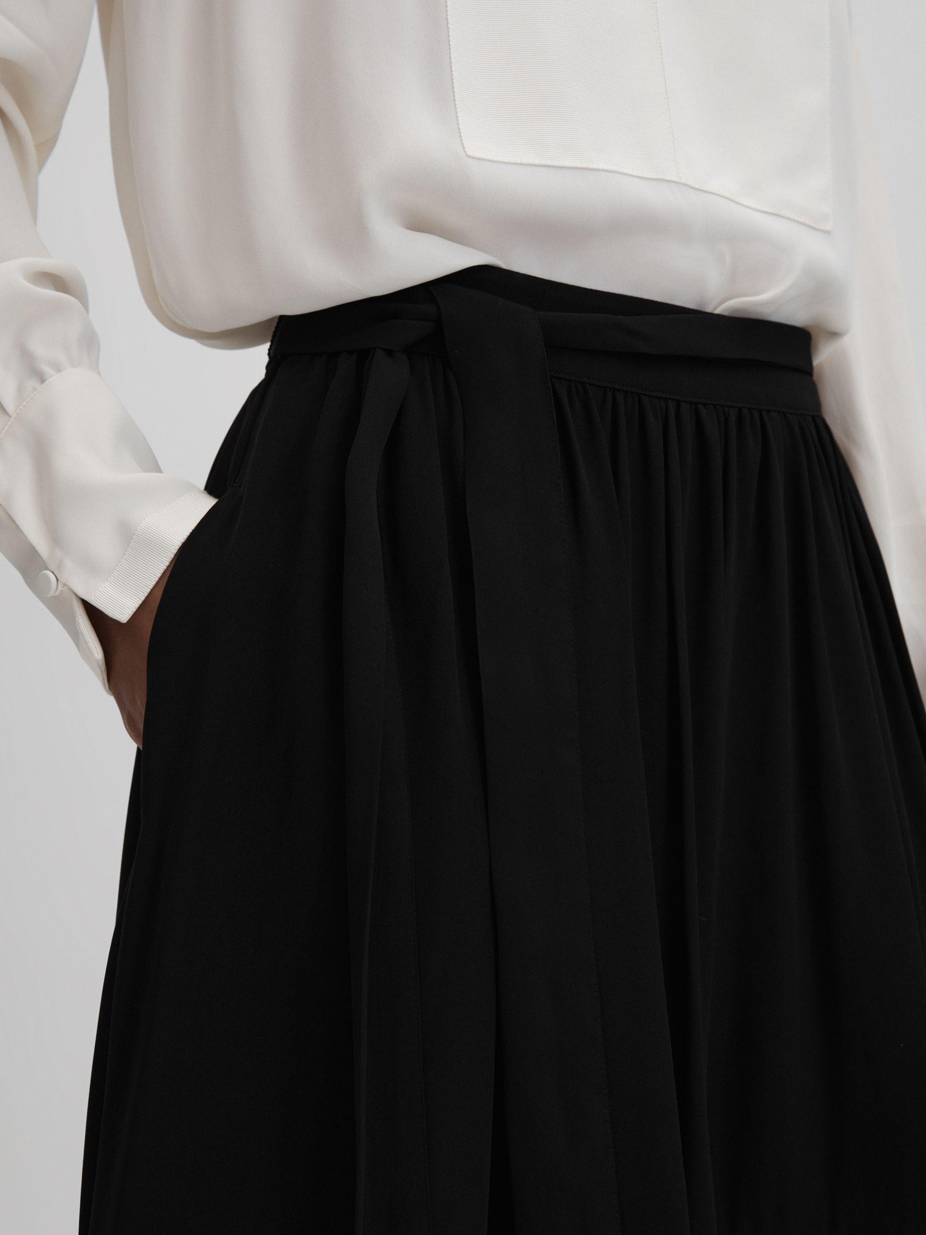 Colourblock Midi Skirt in Black/Cream Product Image