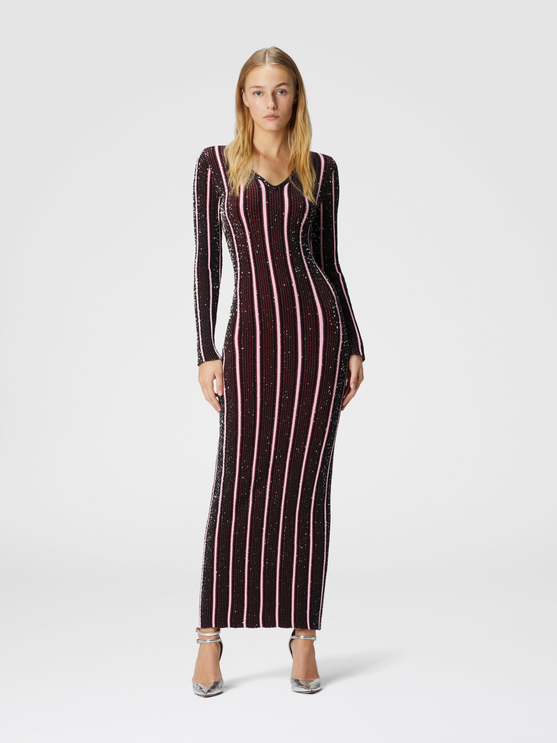 Long ribbed ribbed dress with sequins Product Image