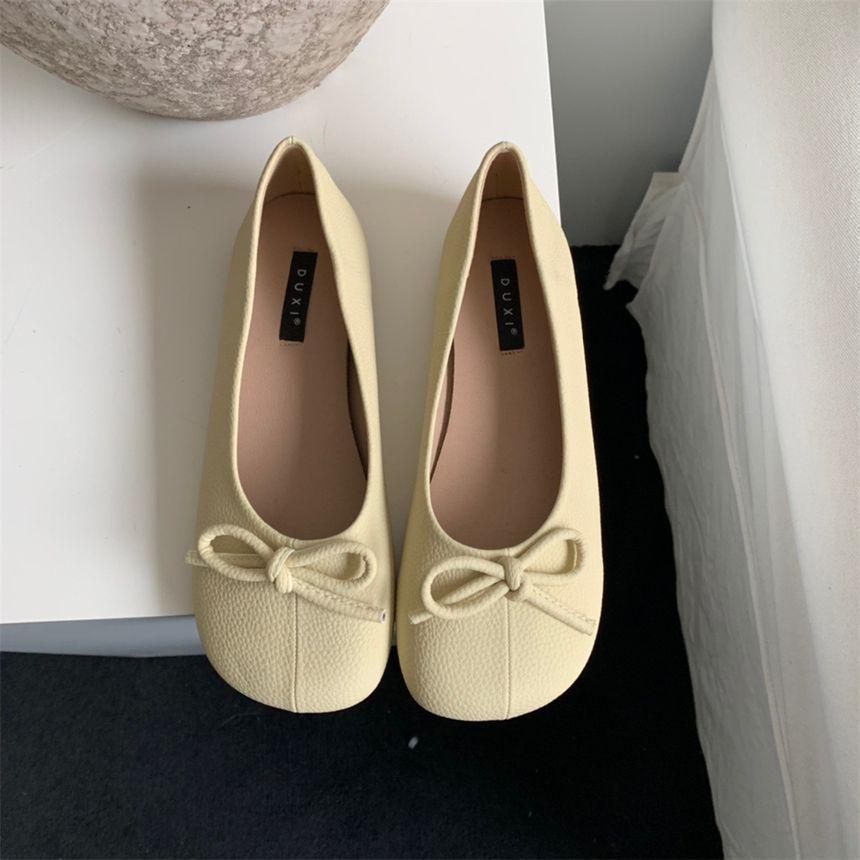 Plain Bow Flats Product Image