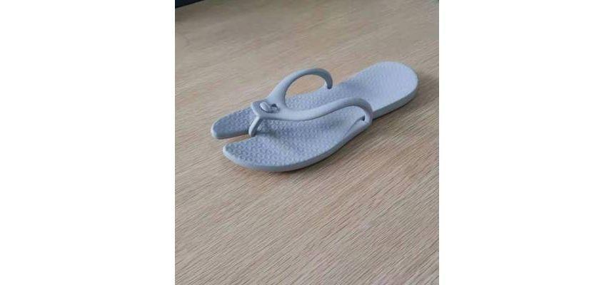 Plain Flip-Flops Product Image