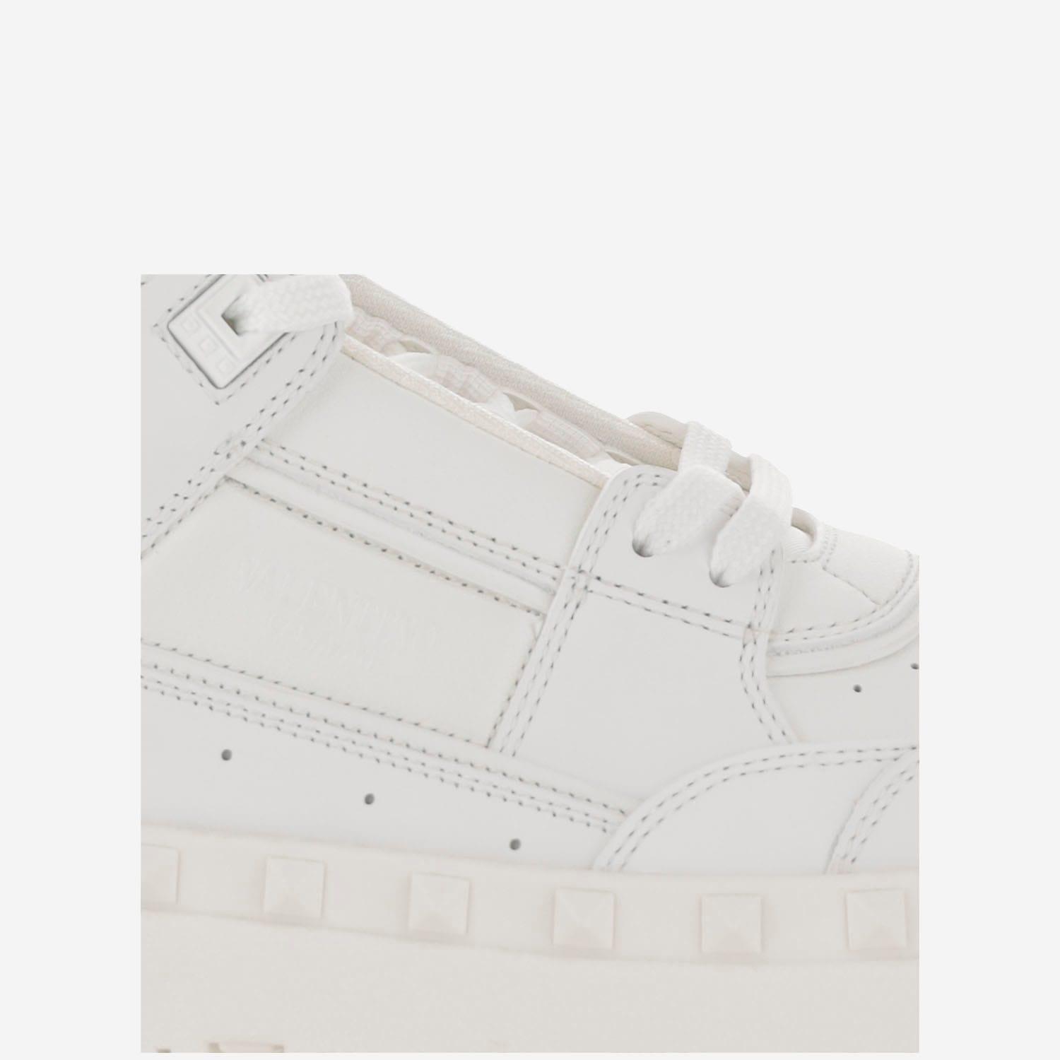 VALENTINO GARAVANI Freedots Sneakers In White Product Image