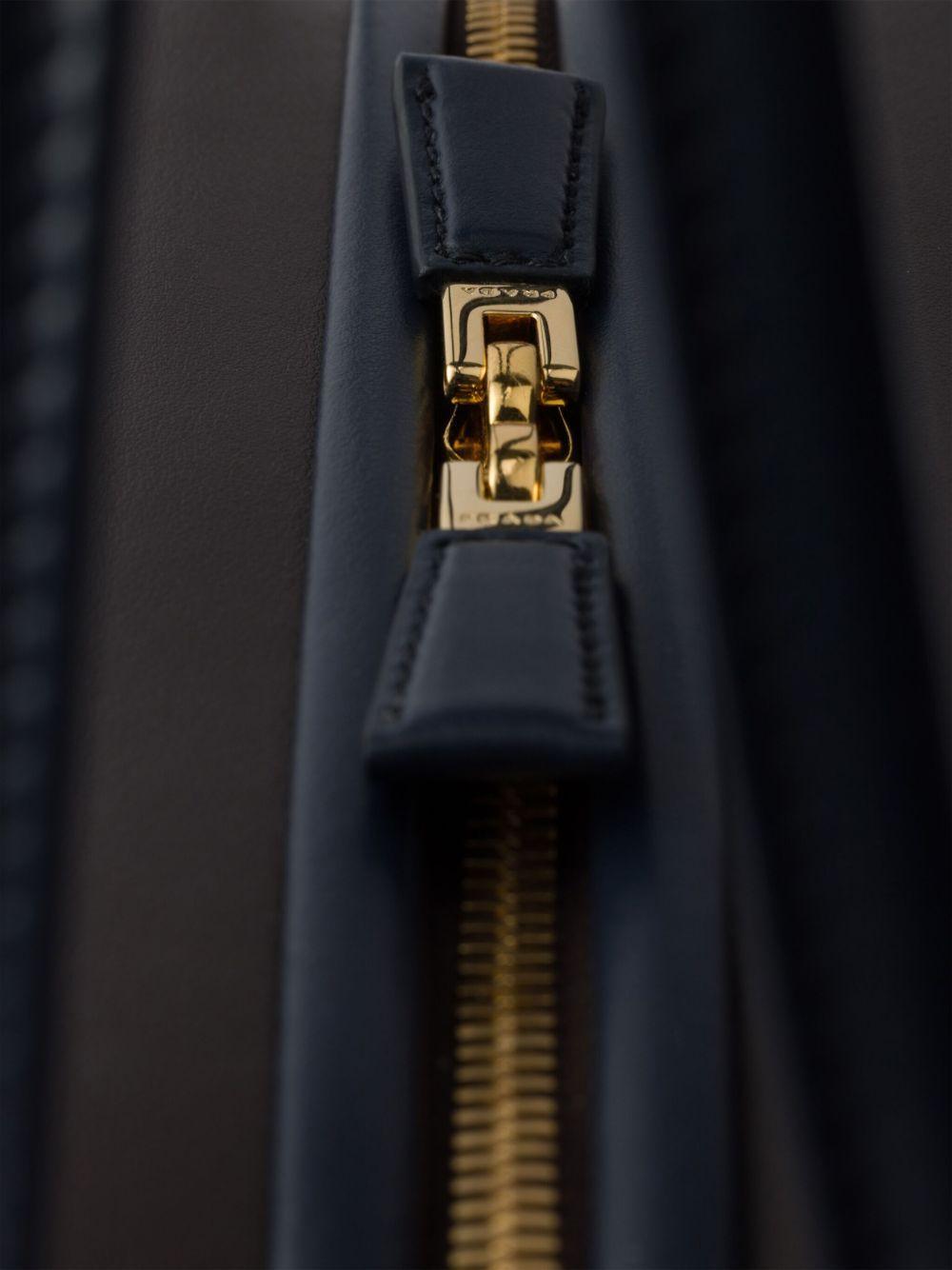 Swing shoulder bag Product Image