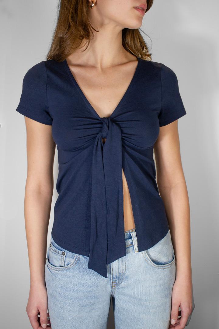 Knot t-shirt Product Image