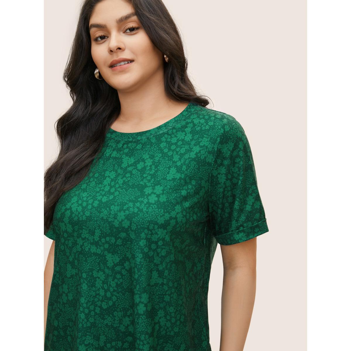 Plus Size Ditsy Floral Print Crew Neck T-shirt DarkGreen Women Casual Non Ditsy Floral Round Neck Everyday T-shirts BloomChic 14-16/1X Product Image