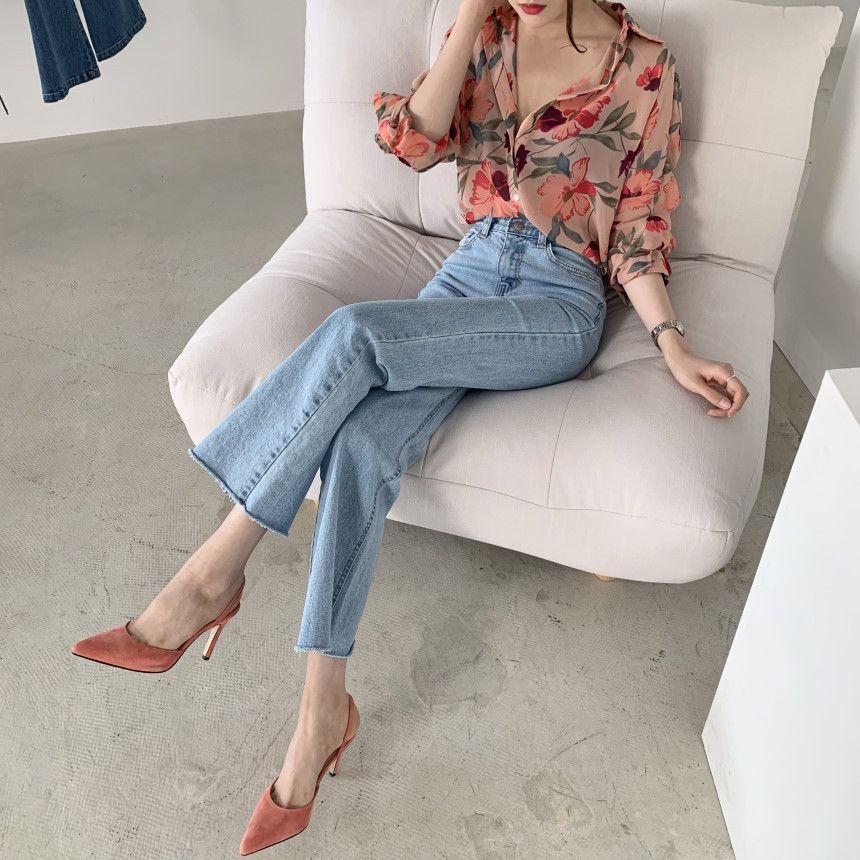 Long-Sleeve Floral Blouse Product Image