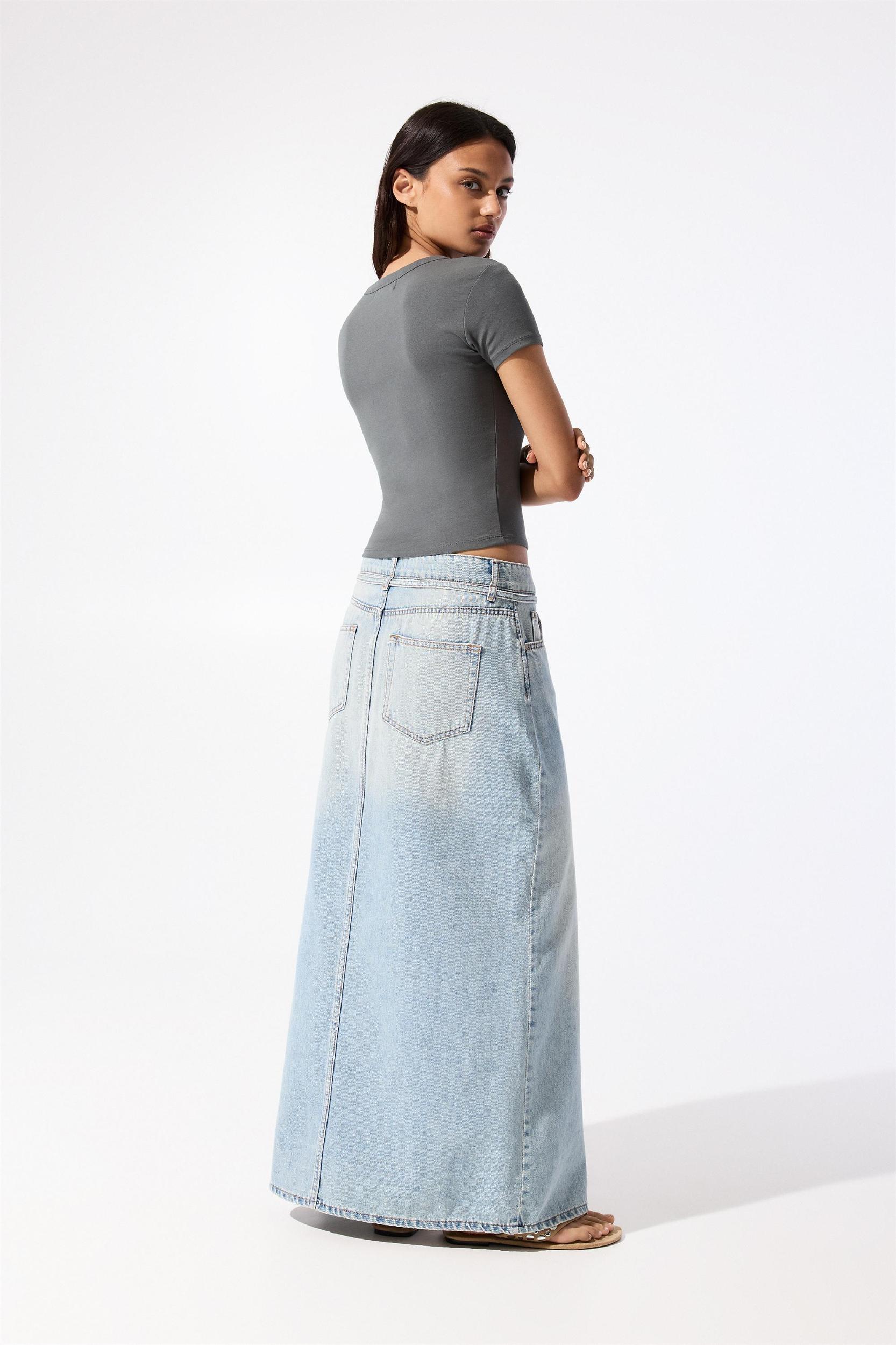 Basic fitted T-shirt Product Image