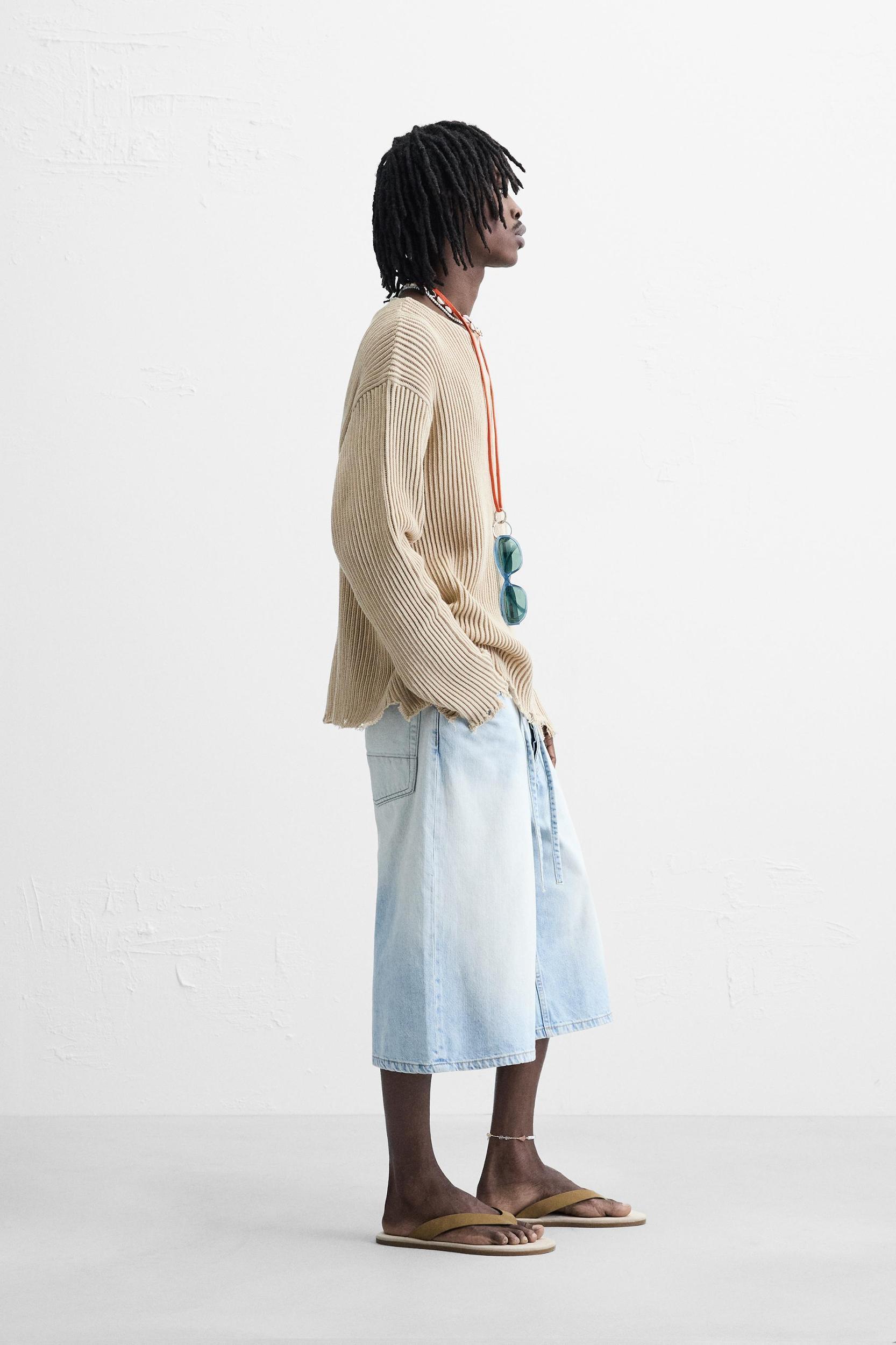 RIBBED DISTRESSED SWEATER Product Image