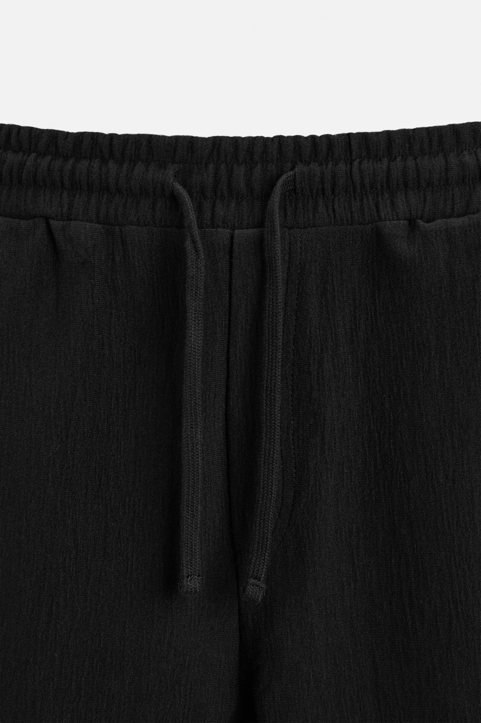 TEXTURED JOGGER SHORTS Product Image