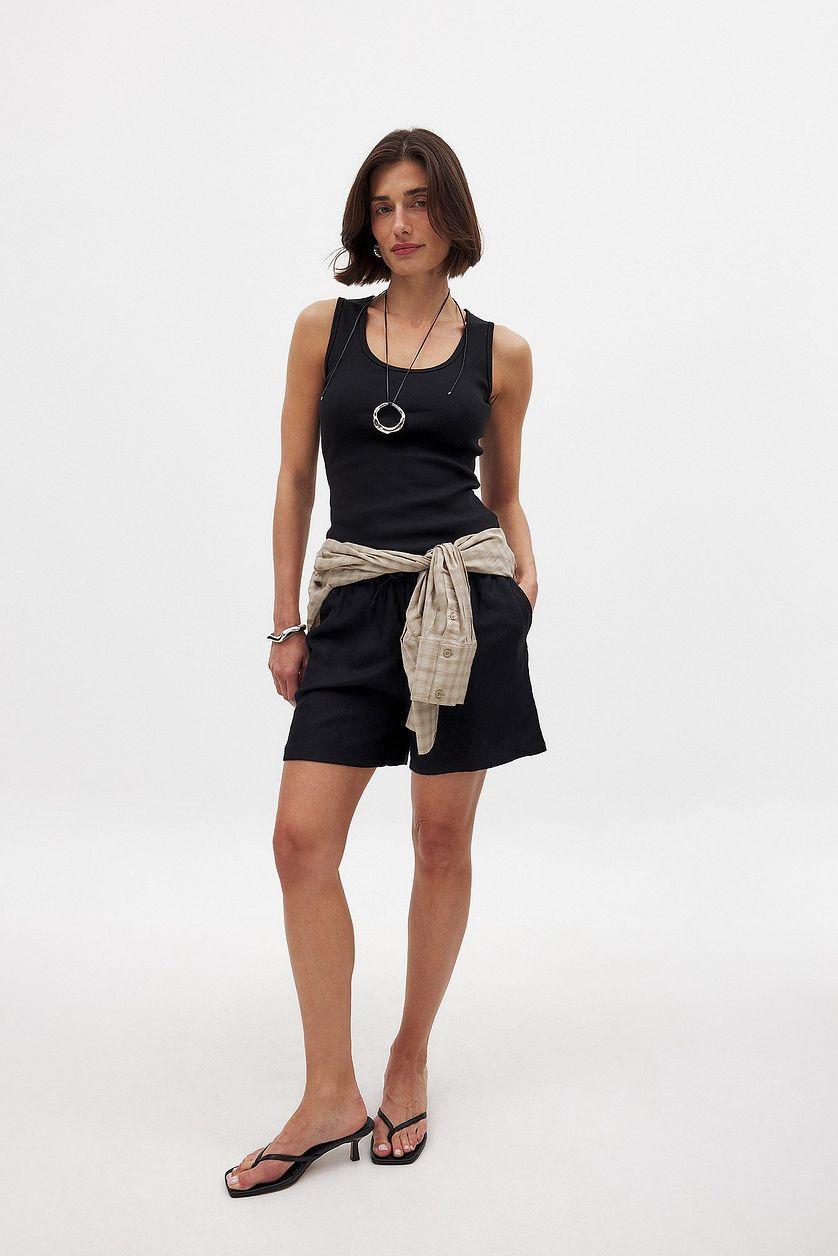 Viscose Blend Wide Mid Waist Shorts Product Image