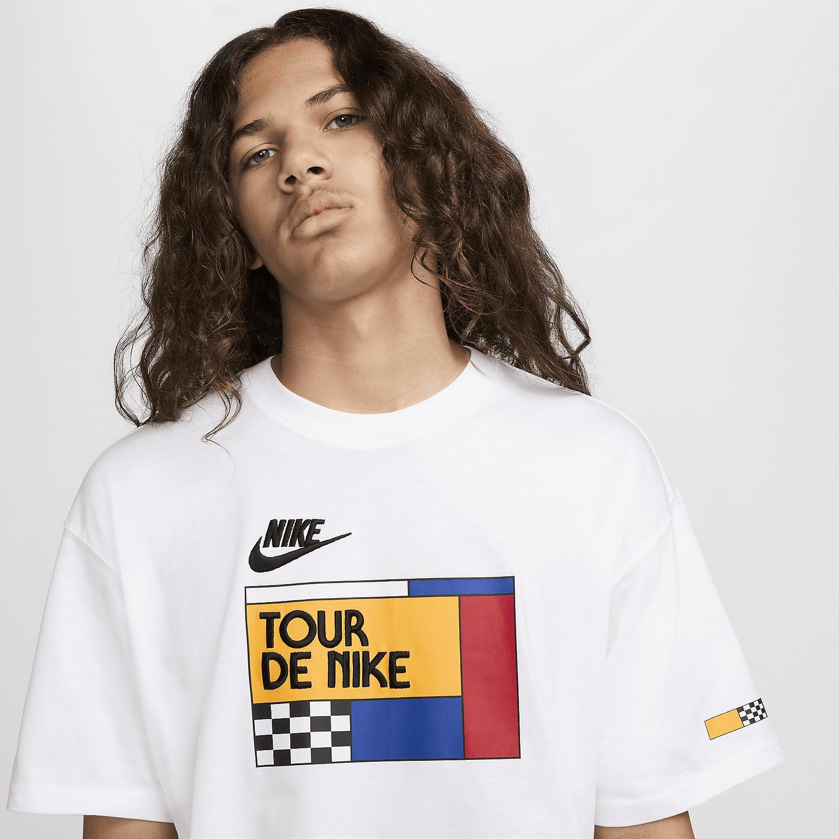 Mens Nike Sportswear T-Shirt | HF7043-100 Product Image
