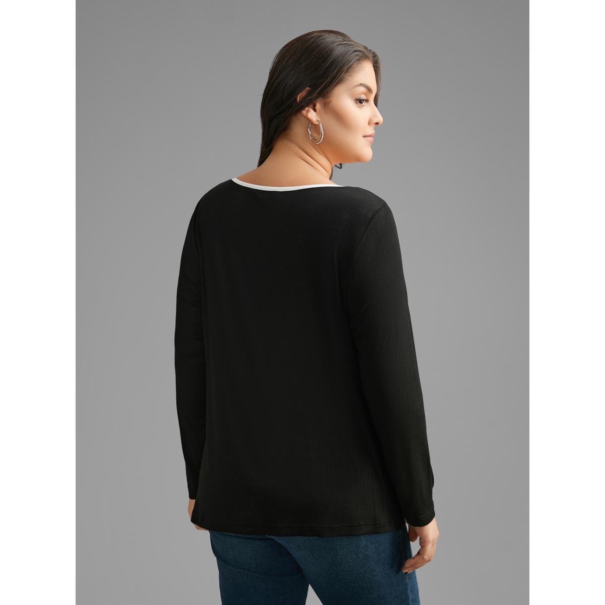 Plus Size Square Neck Contrast Trim T-shirt Black Women Casual Texture Square Neck Bodycon Everyday T-shirts BloomChic 30/6X Product Image