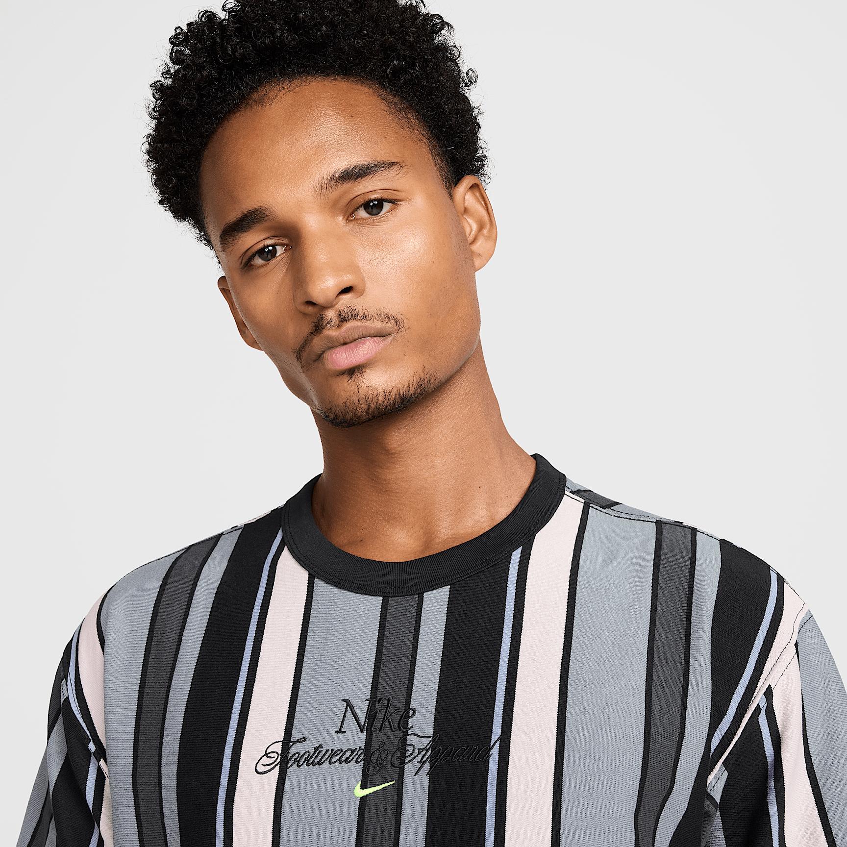 Men's Nike Sportswear Max90 T-Shirt Product Image