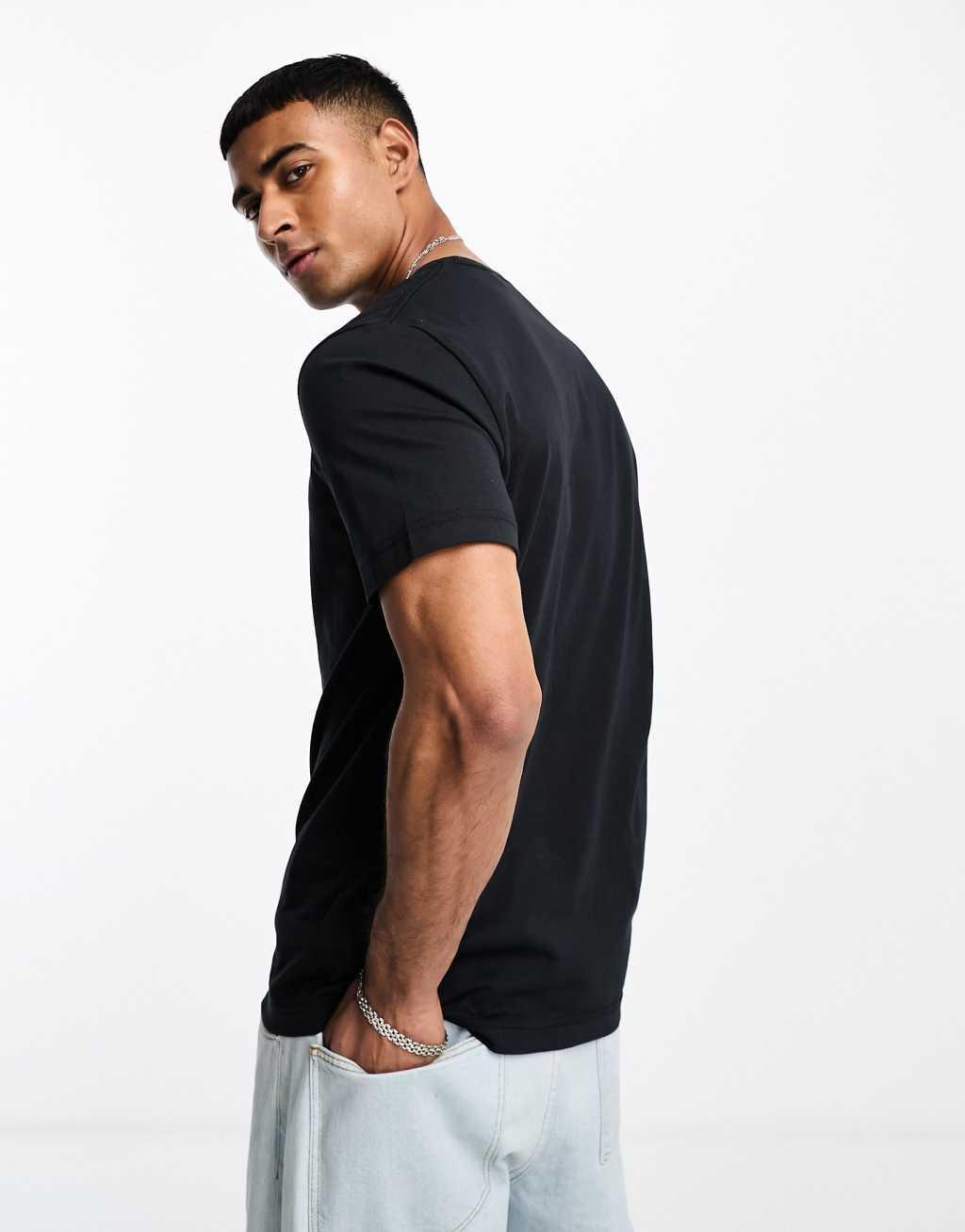 GANT shield logo t-shirt in black Product Image