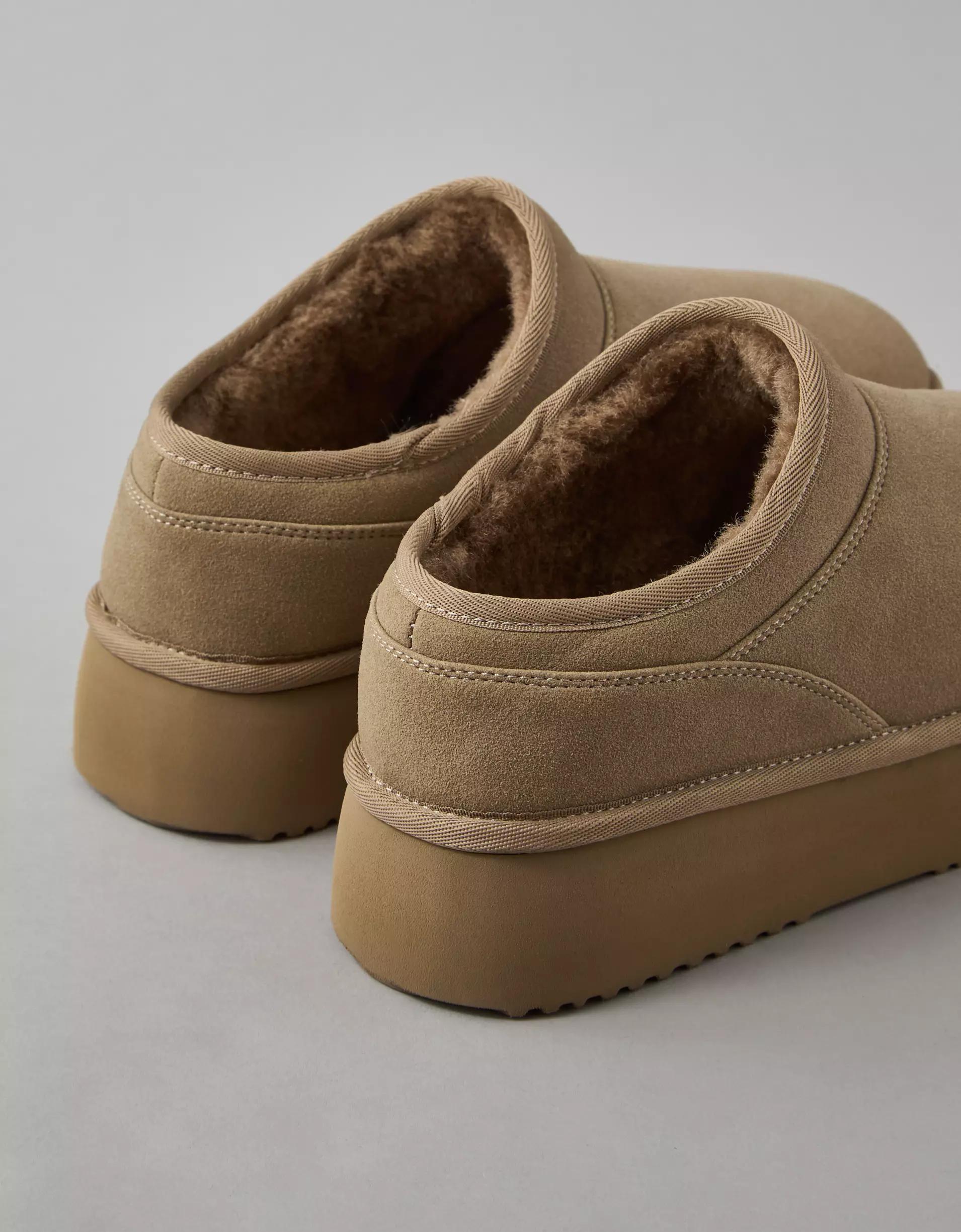 AE The Hangout Slip-On Slipper Product Image