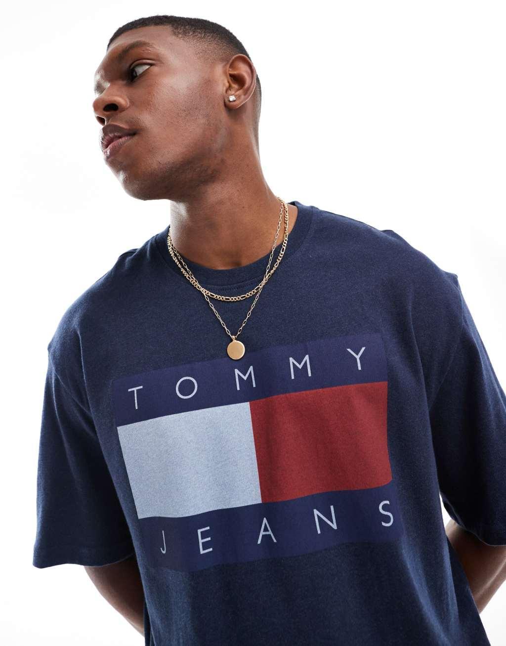 Tommy Jeans large flag logo t-shirt in navy Product Image