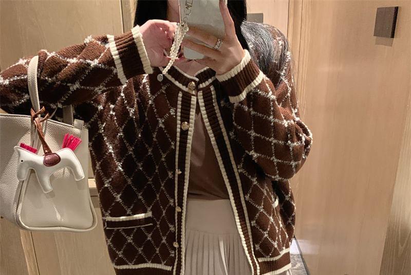 Round Neck Diamond Patterned Cardigan Product Image