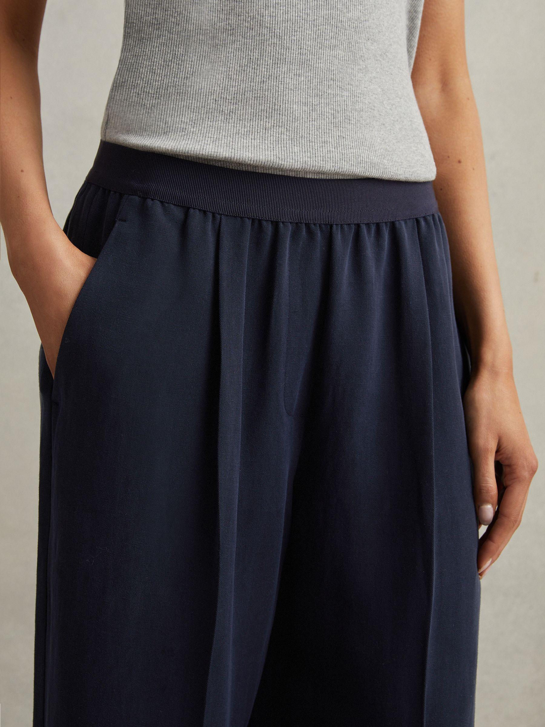 Lyocell-Linen Wide Leg Trousers in Navy Product Image