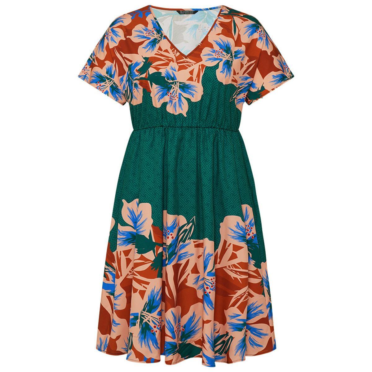 Plus Size Floral Print Contrast V Neck Pocket Gathered Ruffles Dress Green Women Elegant V-neck Short sleeve Curvy Midi Dress BloomChic 30/6X Product Image
