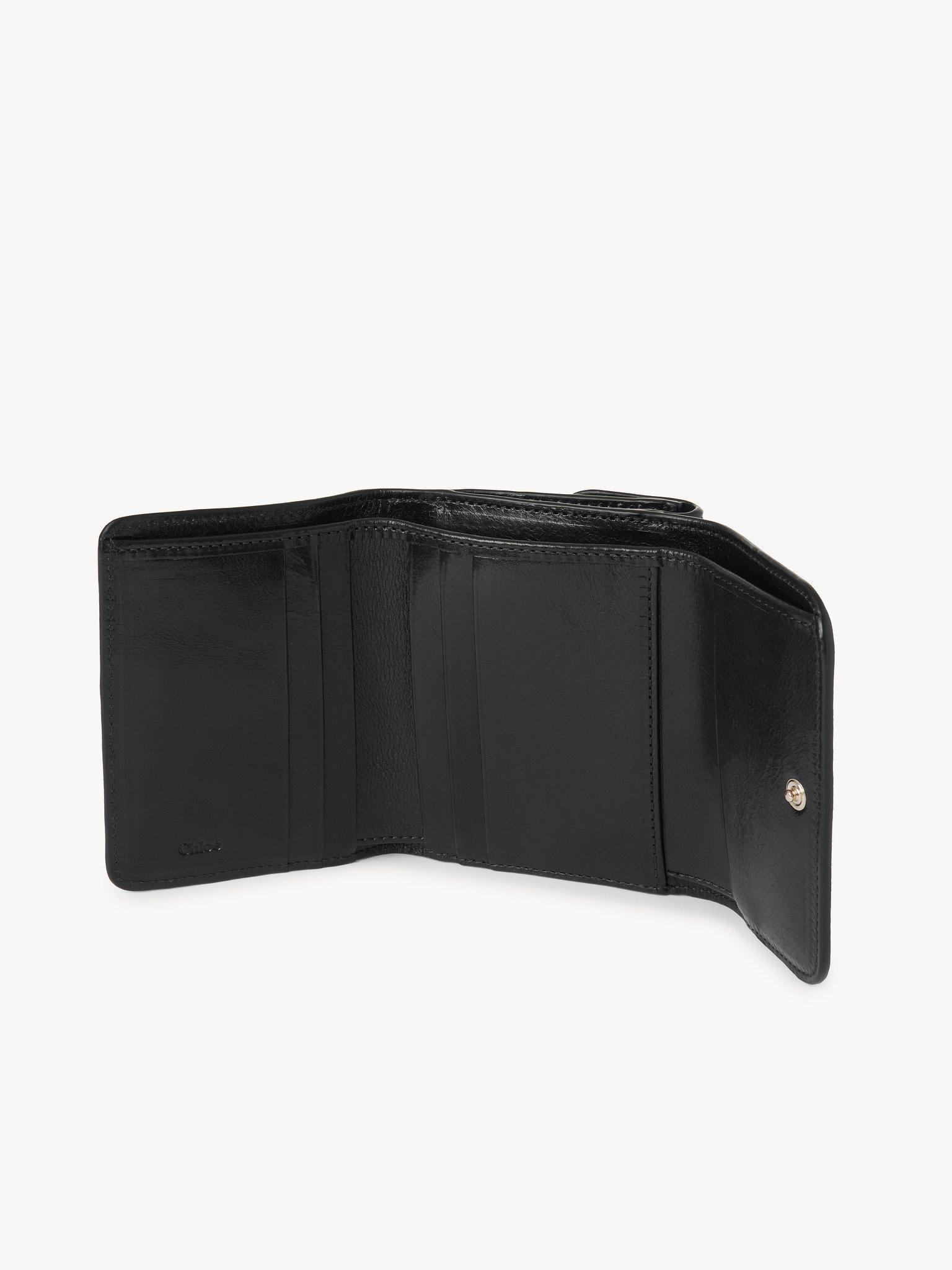 C Chloé small tri-fold in shiny leather Product Image