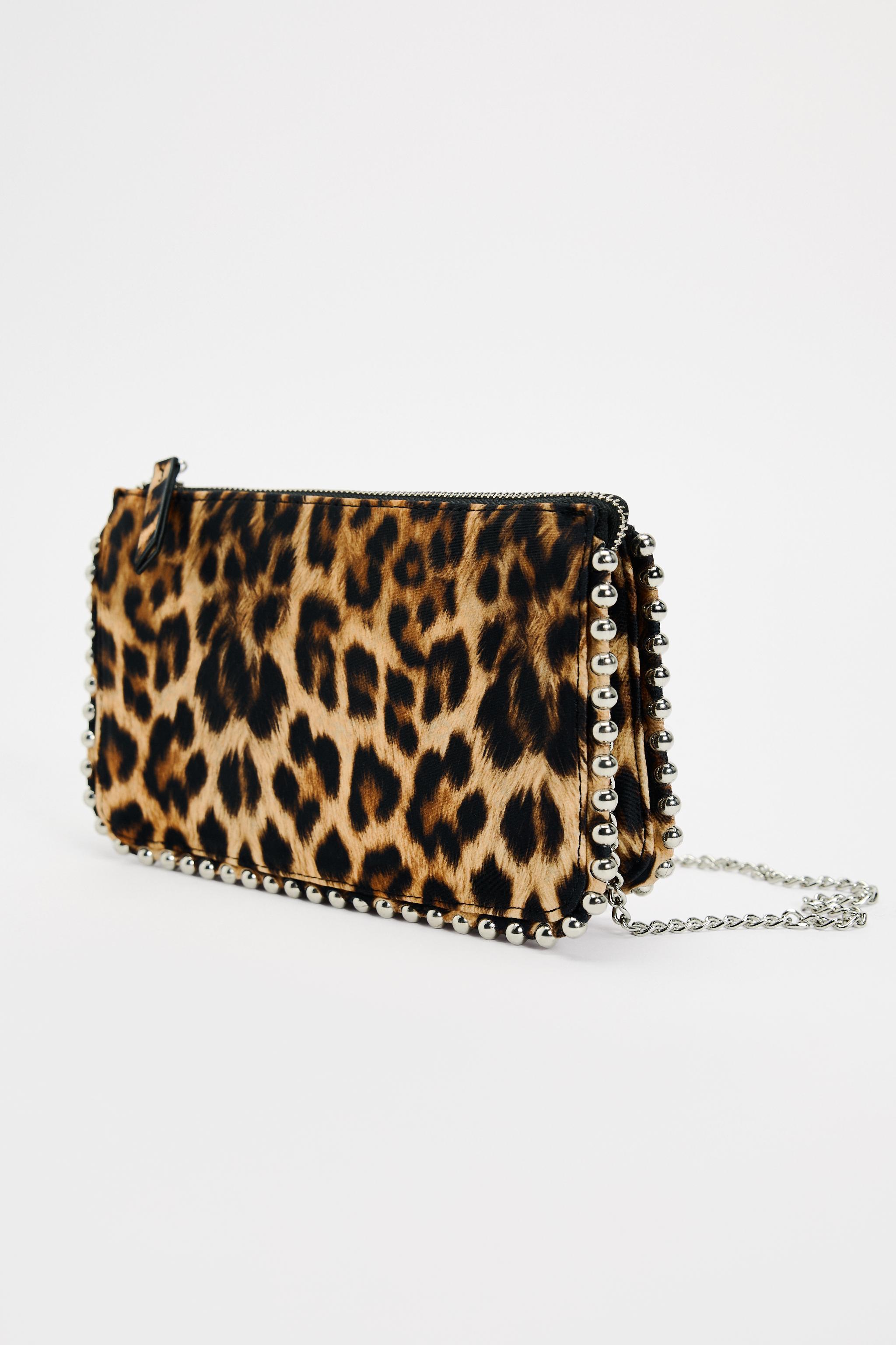 STUDDED CROSSBODY WALLET BAG Product Image