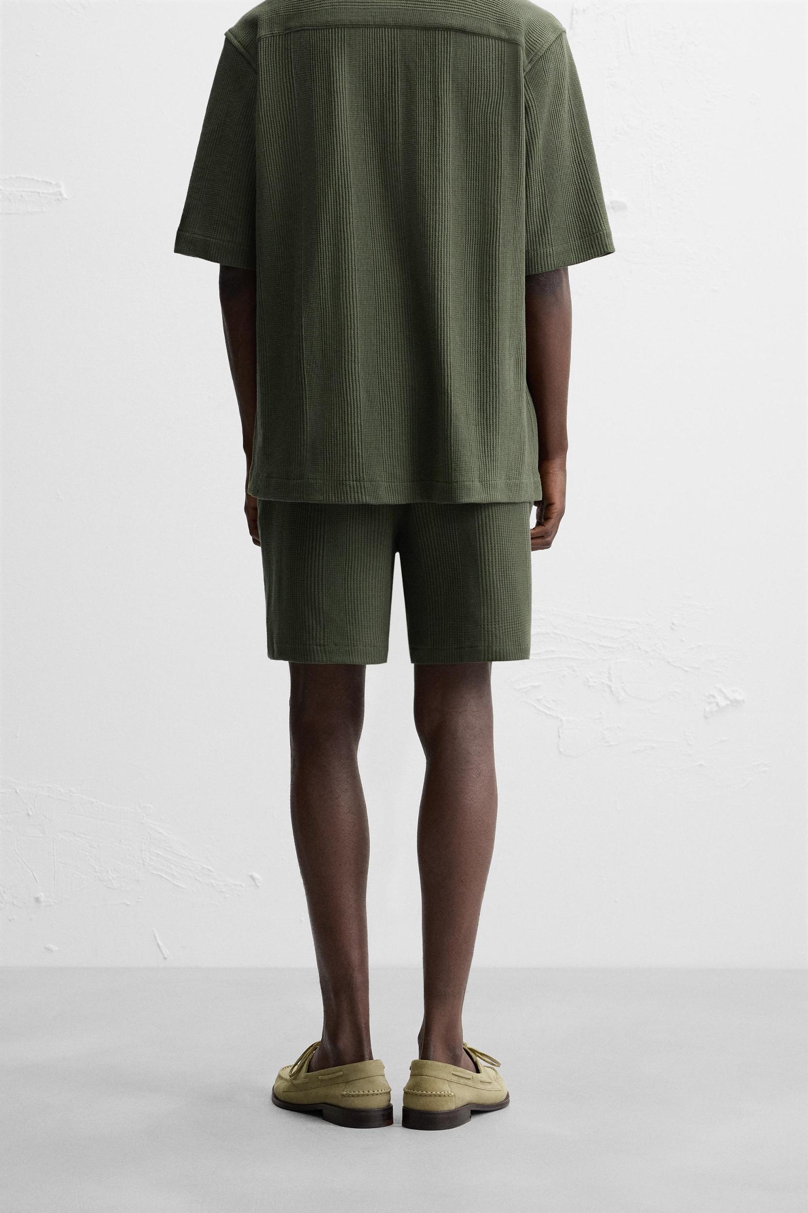 JACQUARD TEXTURED SHORTS Product Image