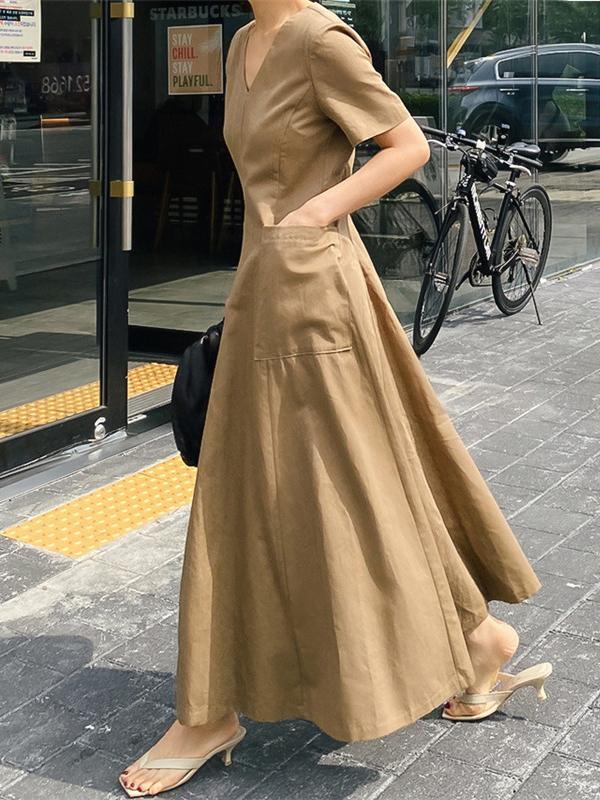 Simple Casual Solid Color Pleated Midi Dress Product Image