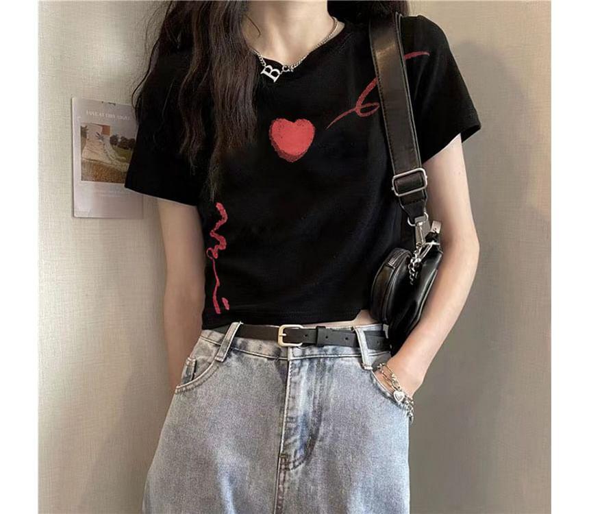 Short-Sleeve Heart Print Cropped Tee Product Image