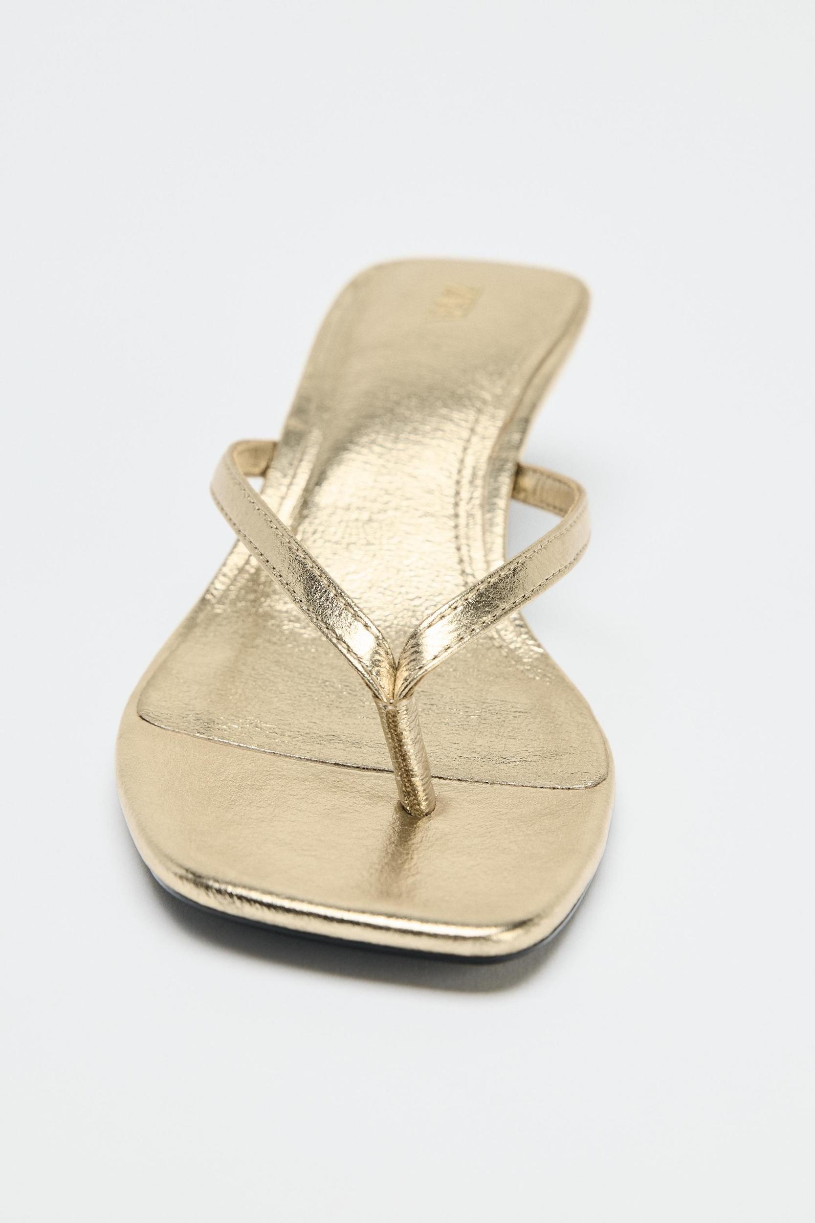 METALLIC EFFECT KITTEN SANDALS Product Image