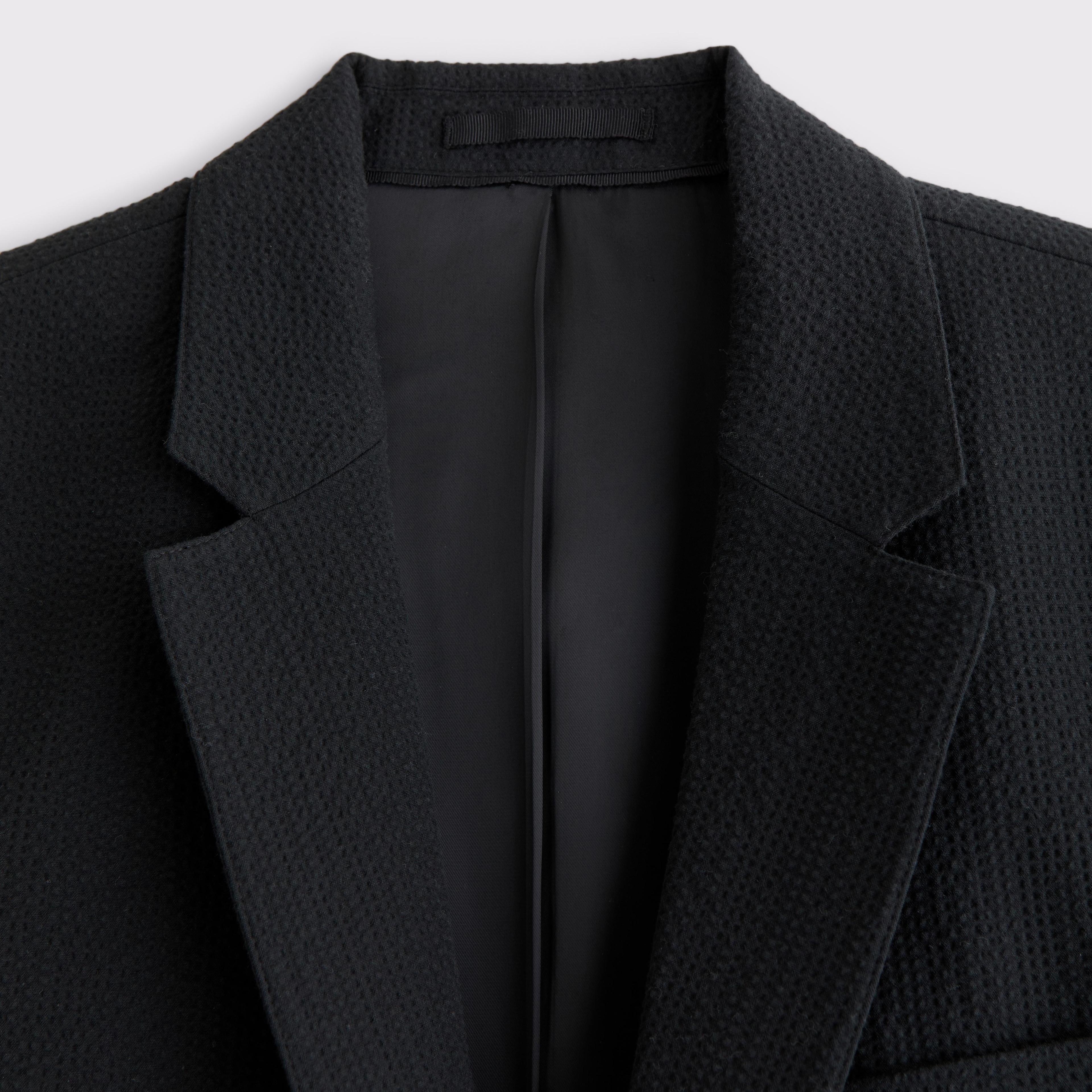 The A&F Collins Tailored Classic Seersucker Blazer Product Image